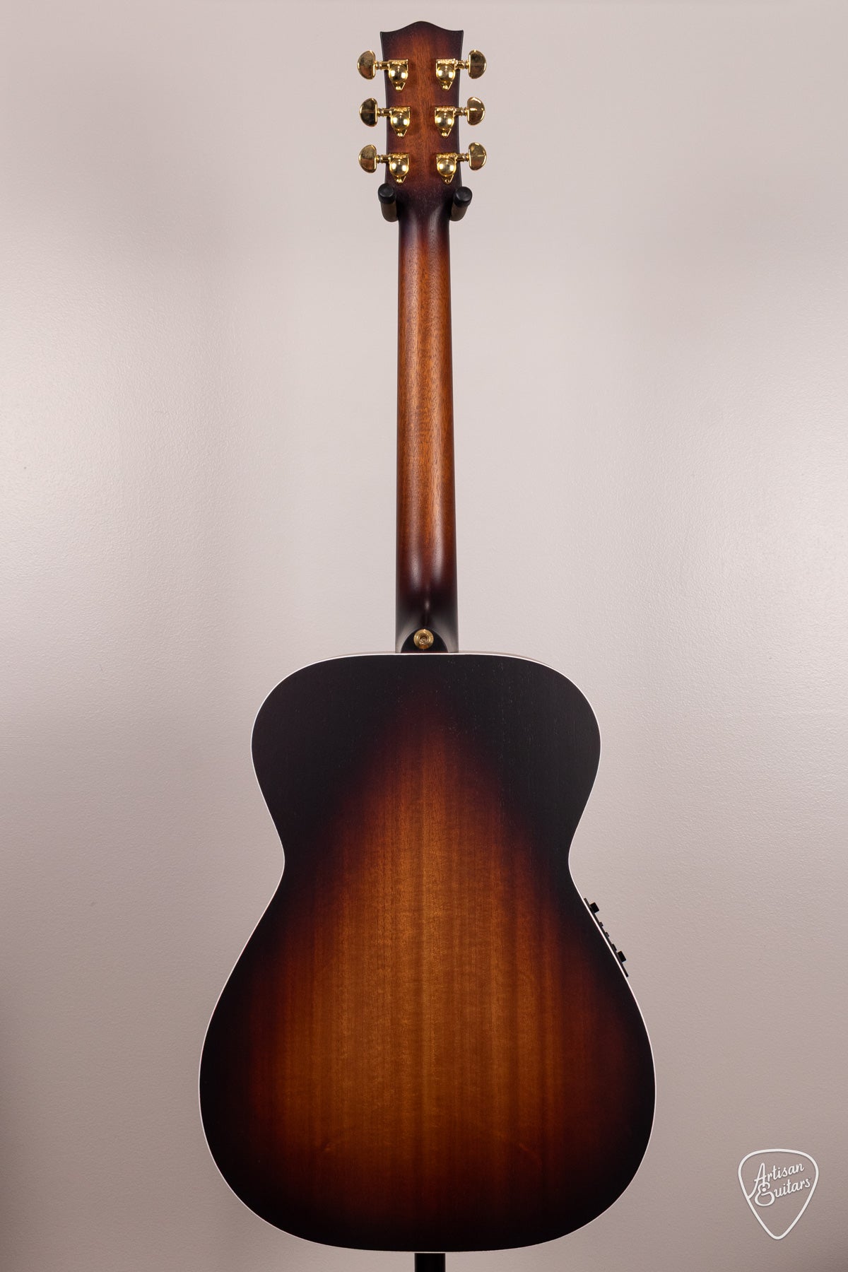 Maton Guitars Troubadour 808 - 17015