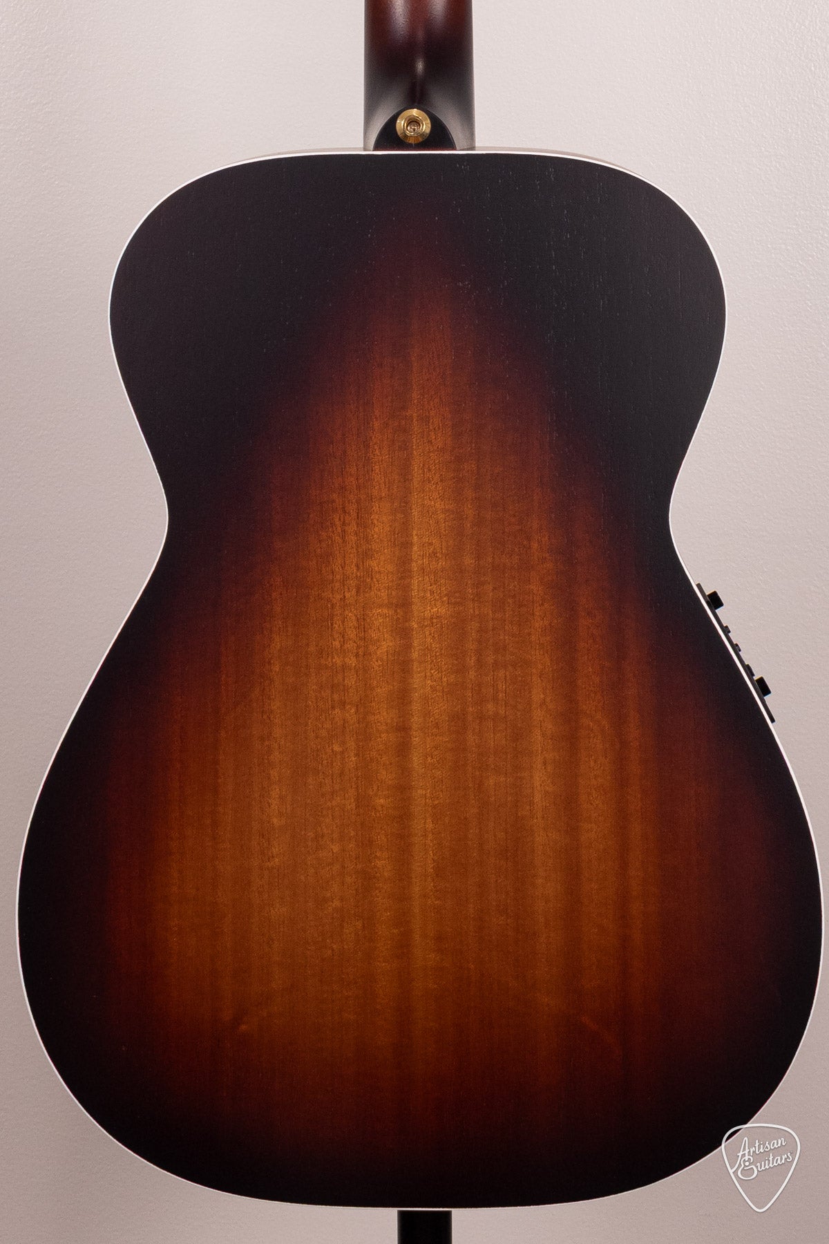 Maton Guitars Troubadour 808 - 17015