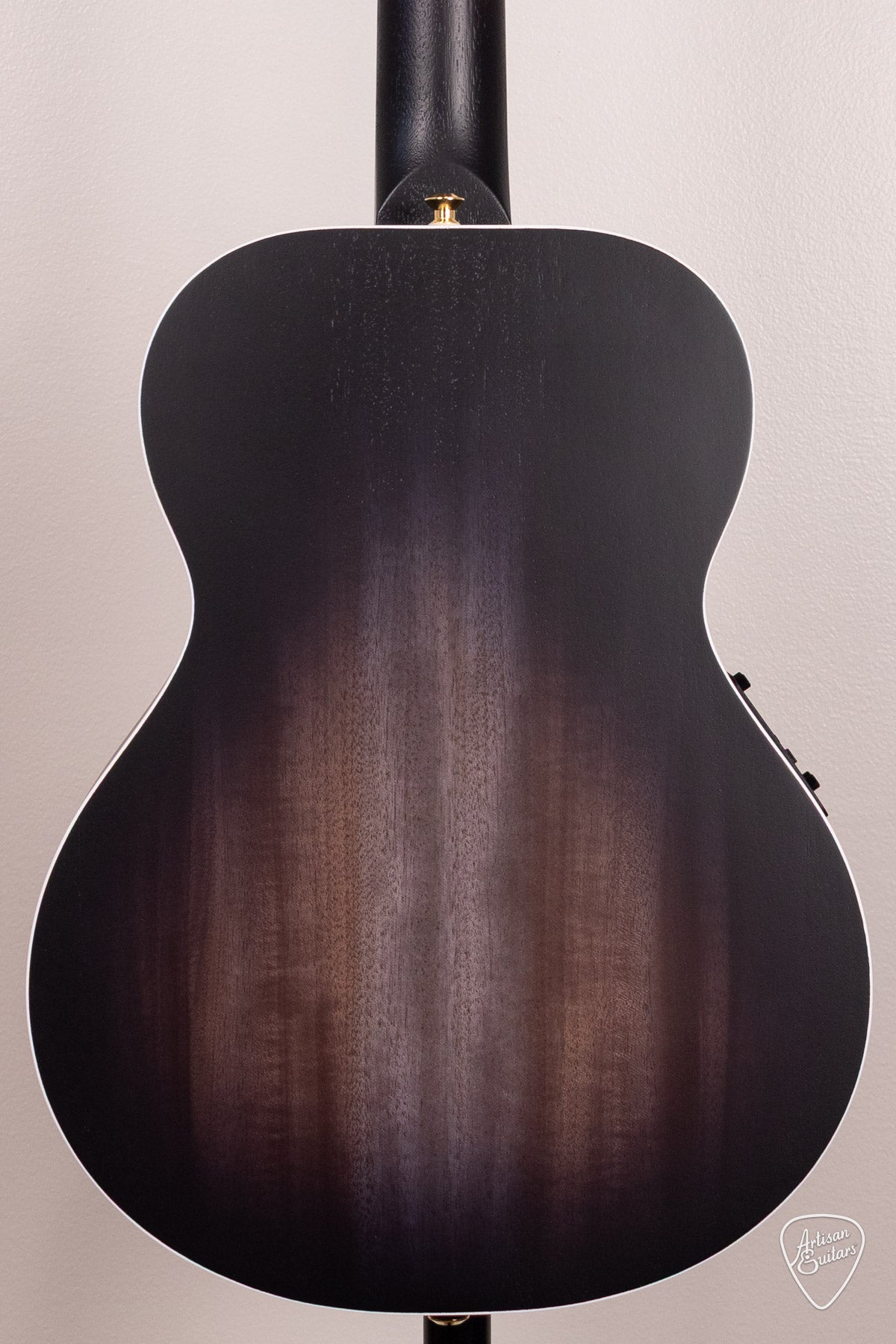 Maton Guitars Troubadour EMTB Mini GHOST BLACK  - 17241