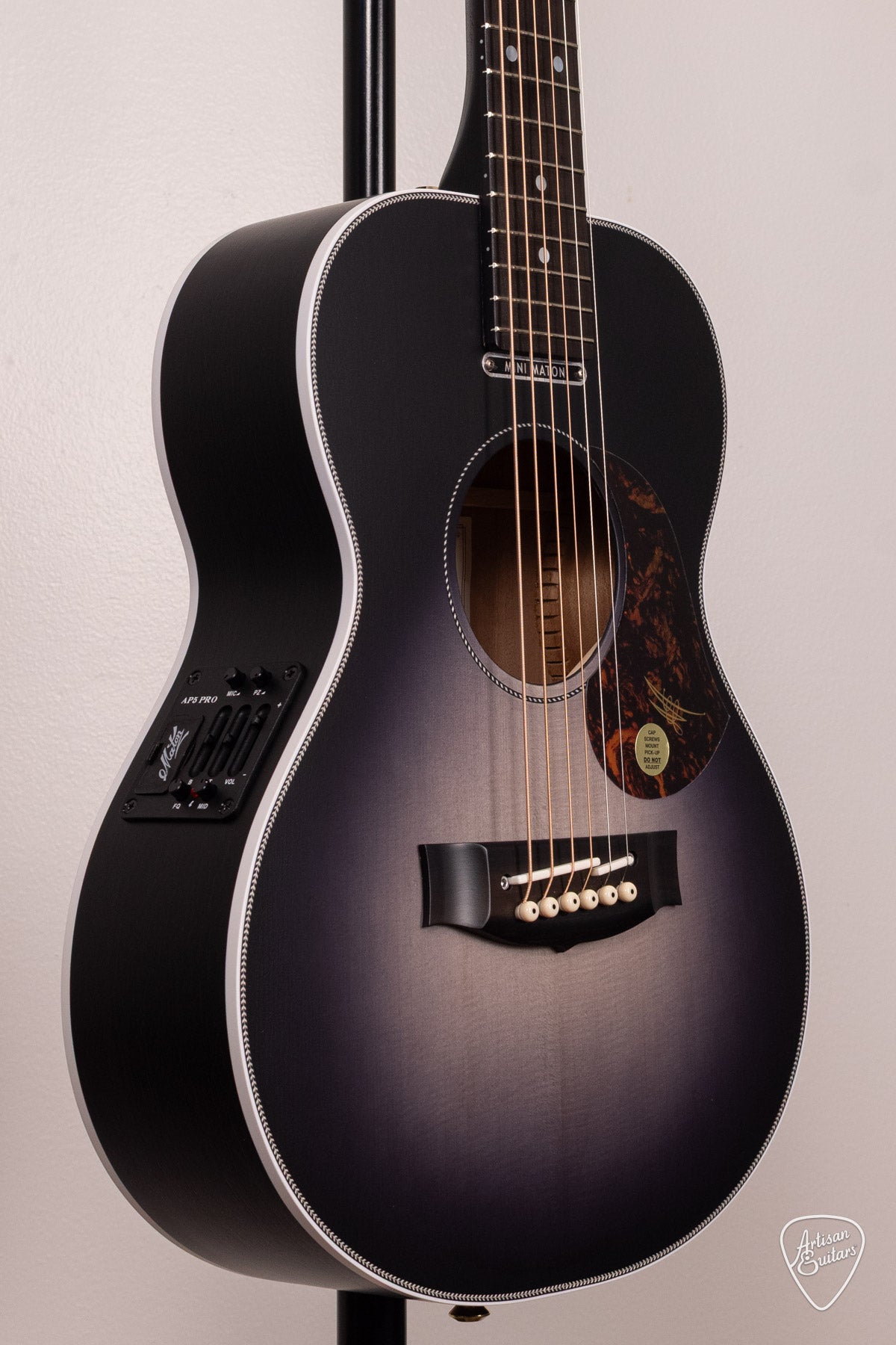 Maton Guitars Troubadour EMTB Mini GHOST BLACK  - 17241