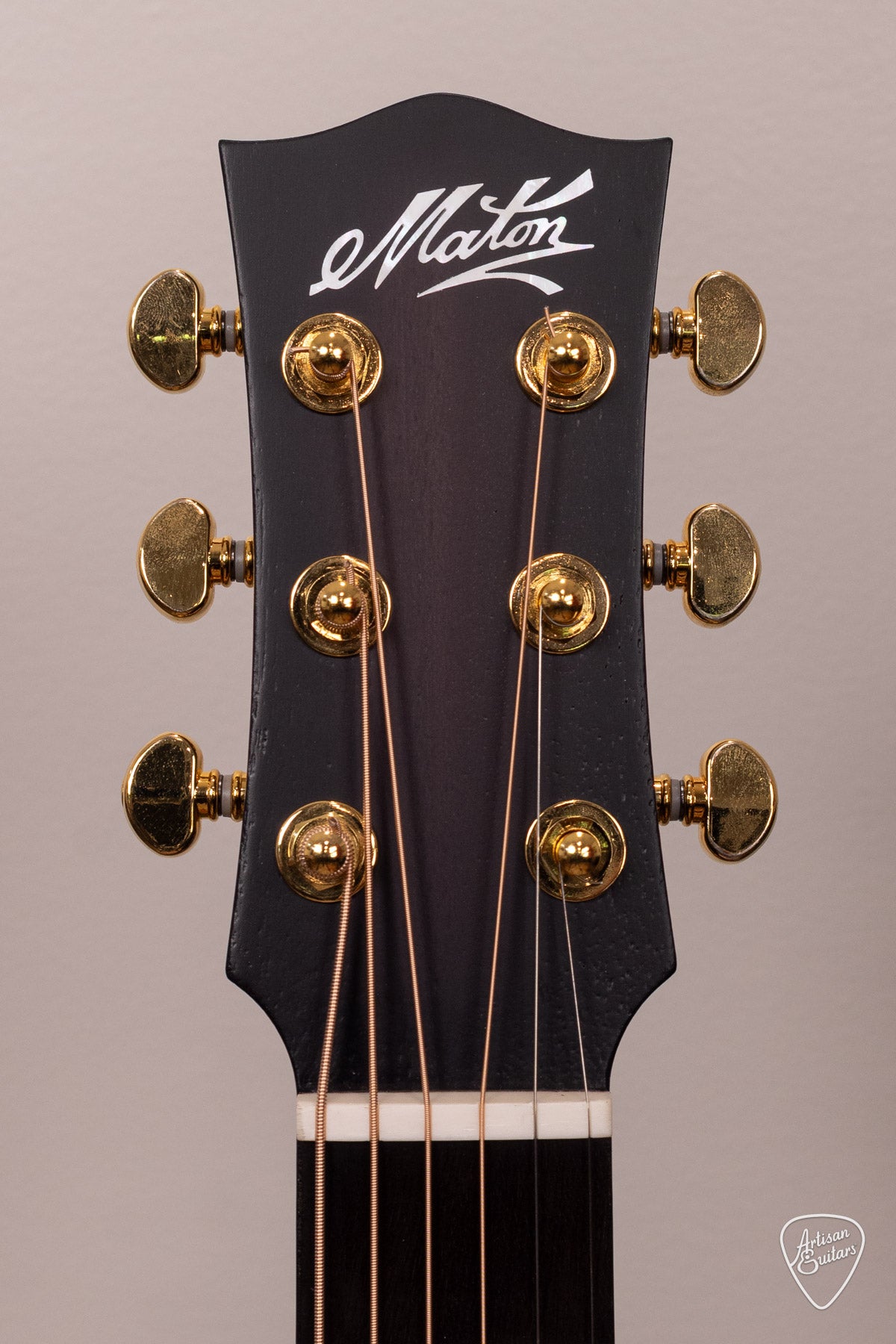 Maton Guitars Troubadour EMTB Mini GHOST BLACK  - 17241