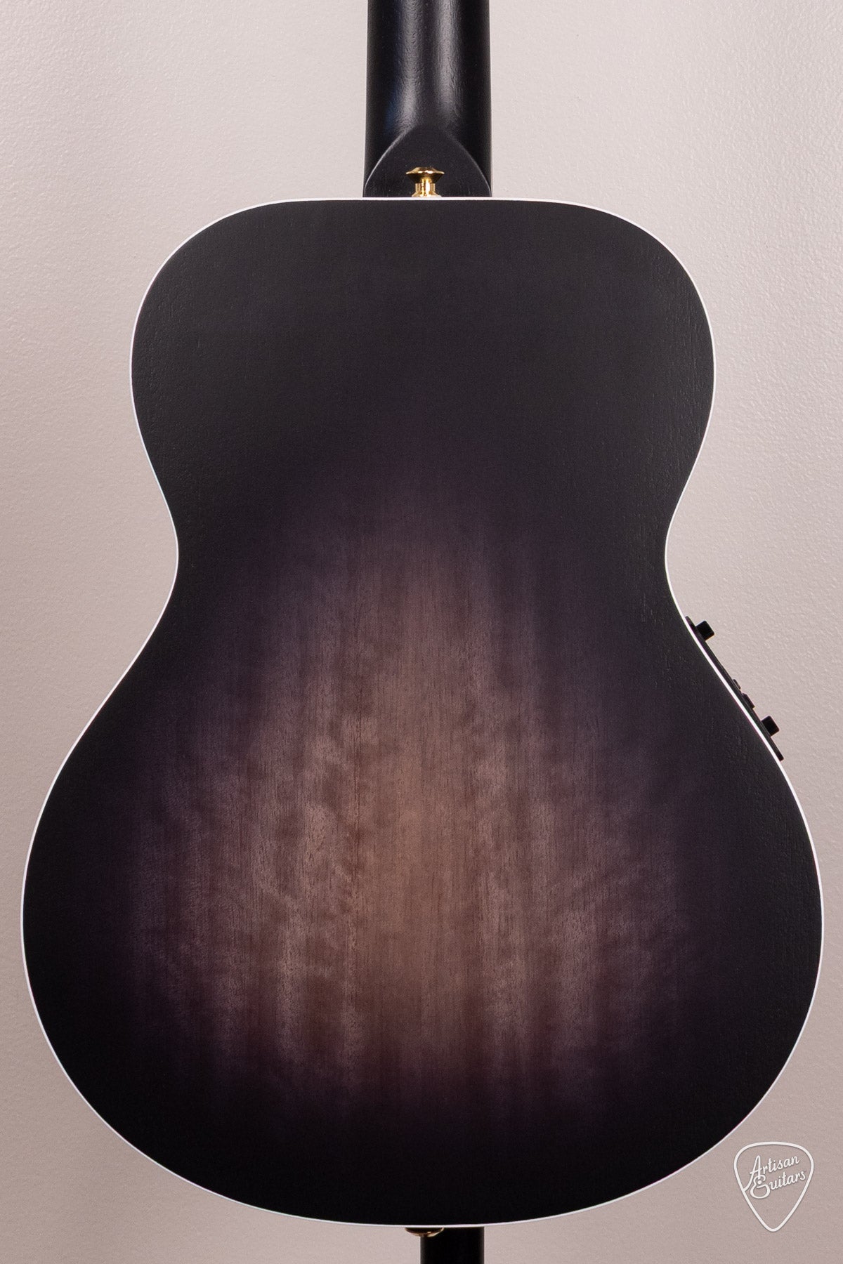 Maton Guitars Troubadour EMTB Mini GHOST BLACK  - 17242