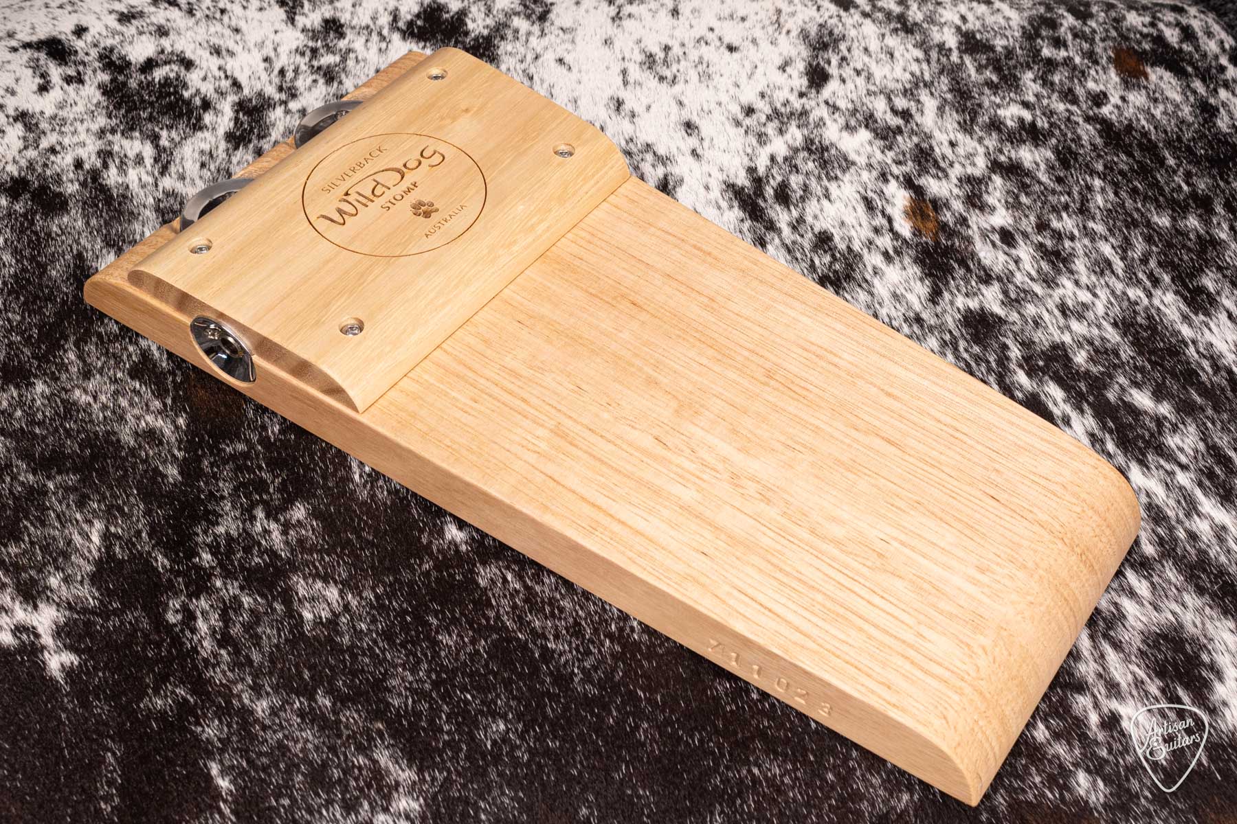Wild Dog Silverback Stomp Box with Jingles - WD-711023