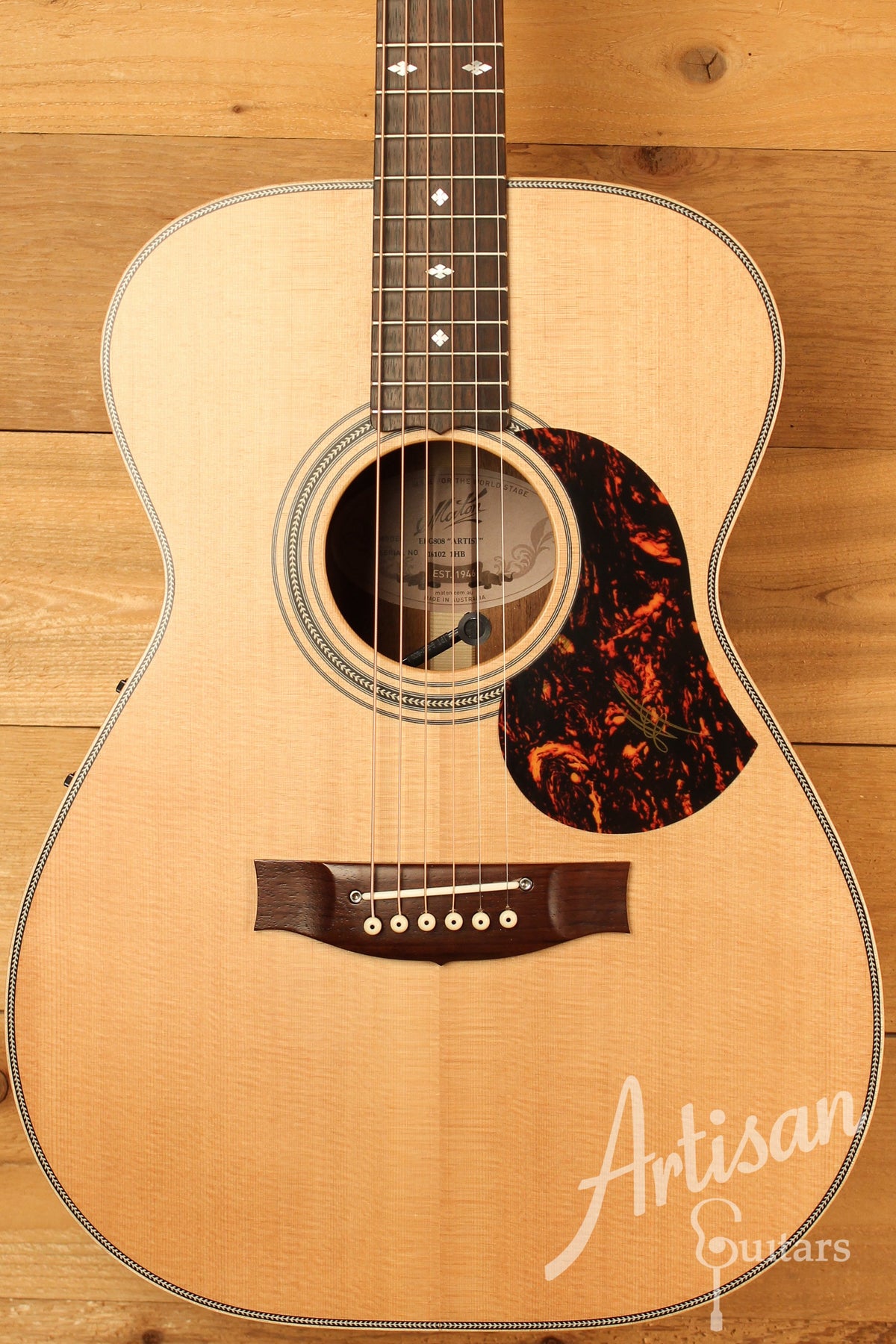 Maton EBG808 Artist Series Sitka Spruce and Blackwood Pre-Owned 2018 ID-12907 - Artisan Guitars