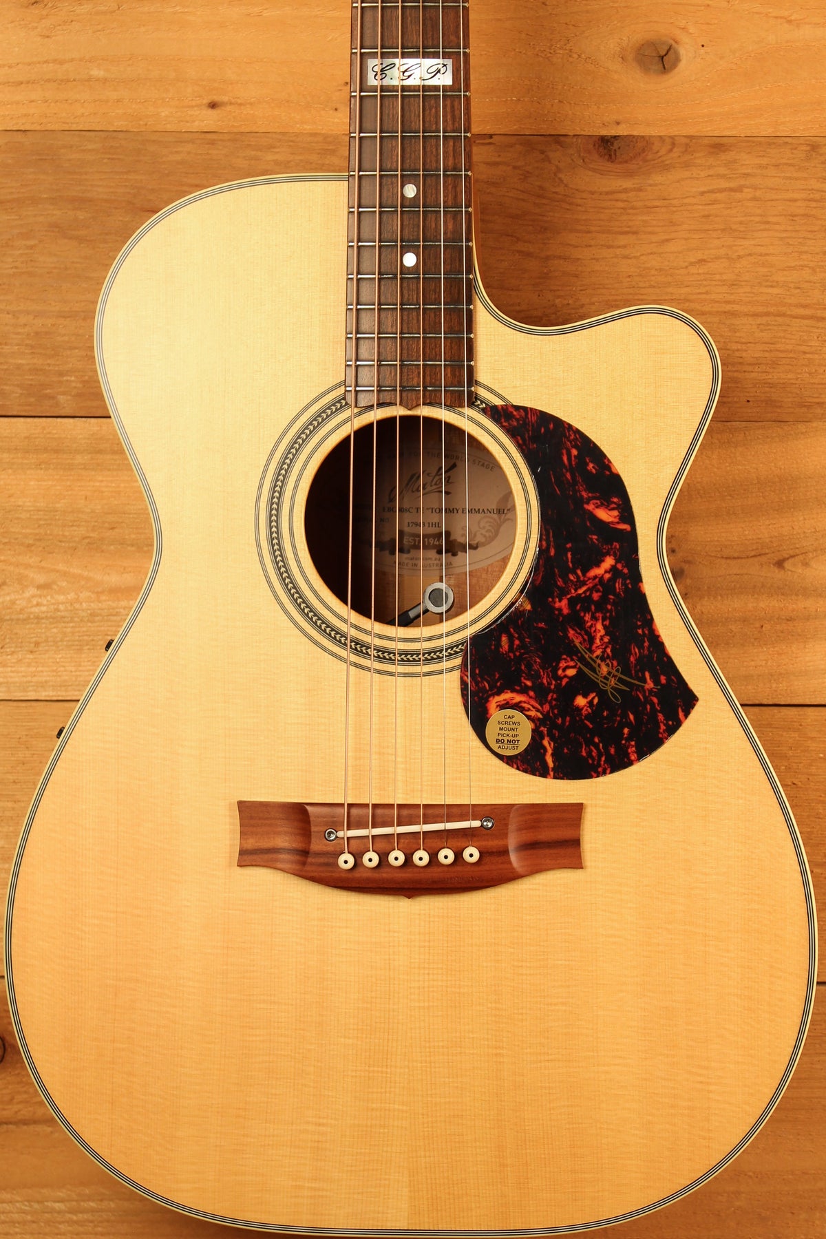 Maton EBG 808C TE Tommy Emmanuel Signature Guitar w/ Cutaway ID-13516 - Artisan Guitars