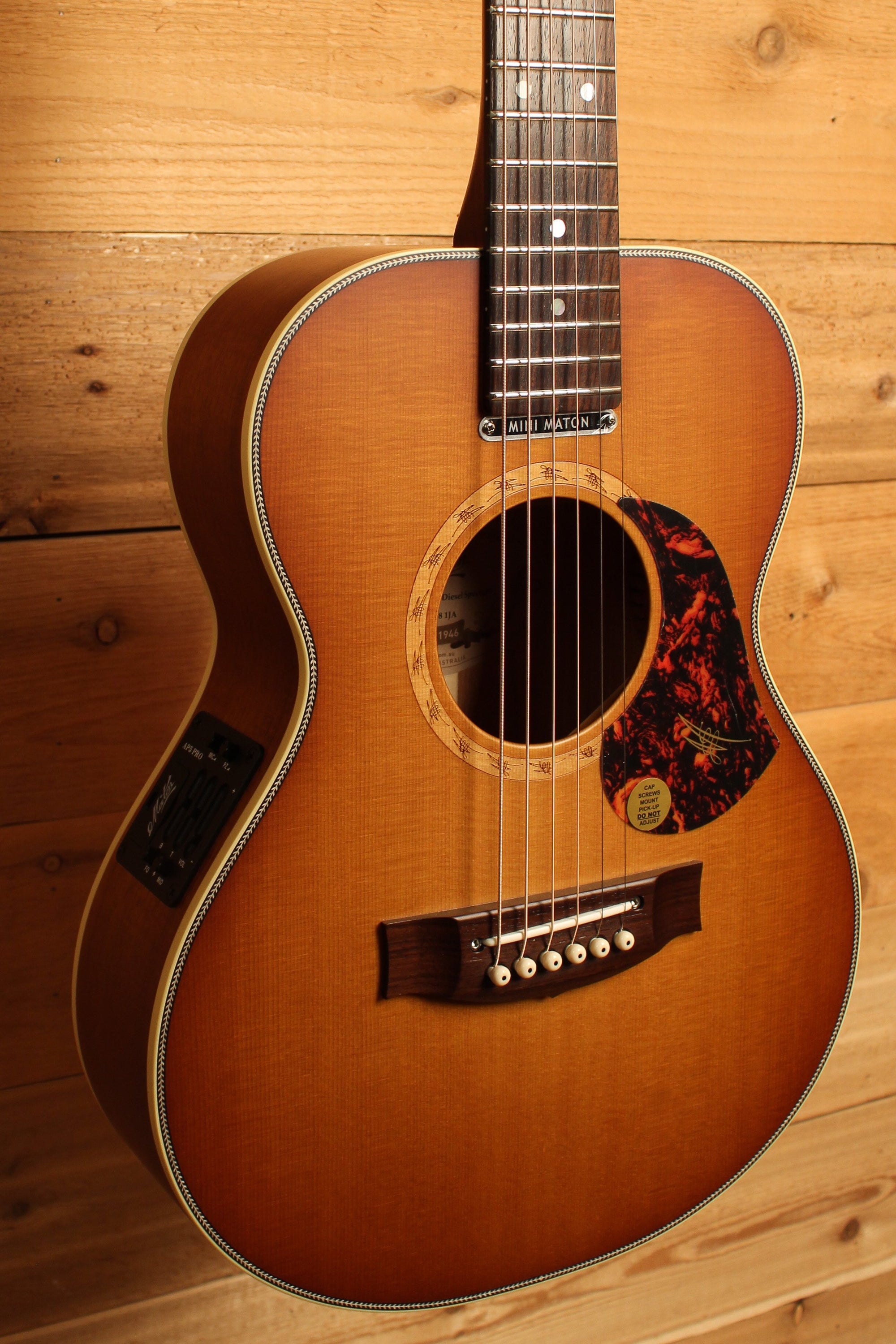 Maton EMD6 Mini Maton Diesel Sitka with Blackwood and Vintage Amber Sunburst ID-13333 - Artisan Guitars