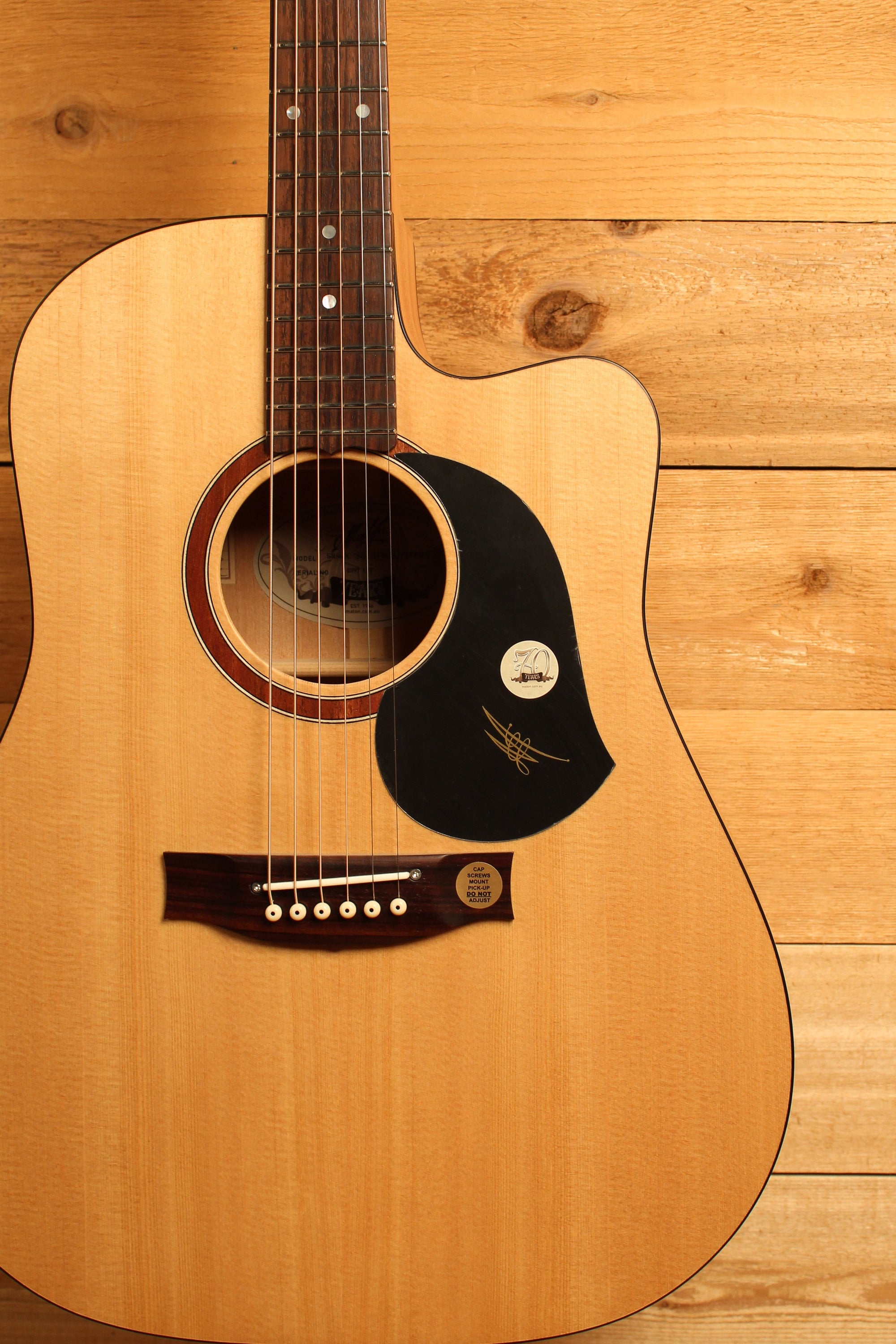 Maton SRS 60C Solid Road Series w/ Sitka & Queensland Maple ID-13229 - Artisan Guitars