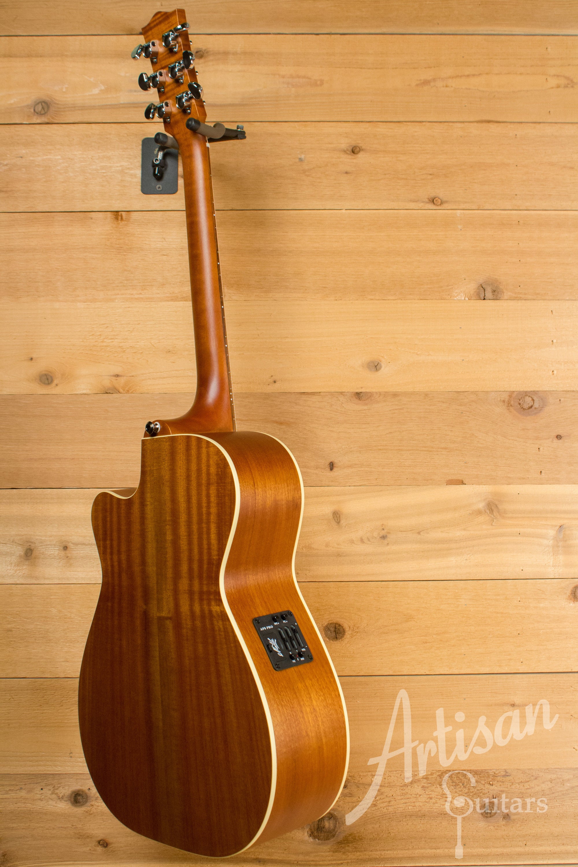 Maton EBG 808C TE Tommy Emmanuel Signature Guitar Cutaway ID-11206 - Artisan Guitars