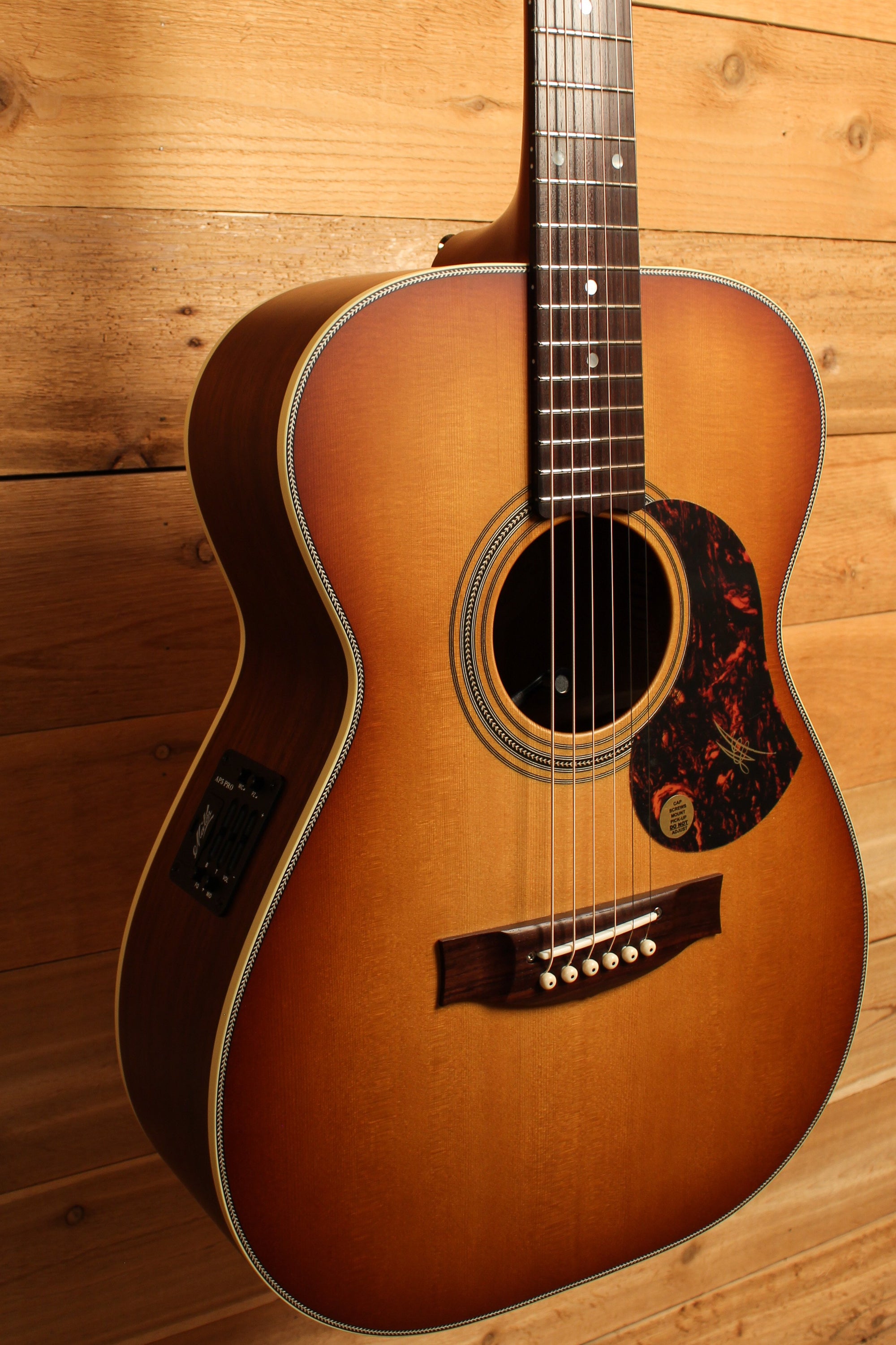 Maton EBG808 Nashville Series Sitka Spruce and Australian Blackwood ID-13432 - Artisan Guitars