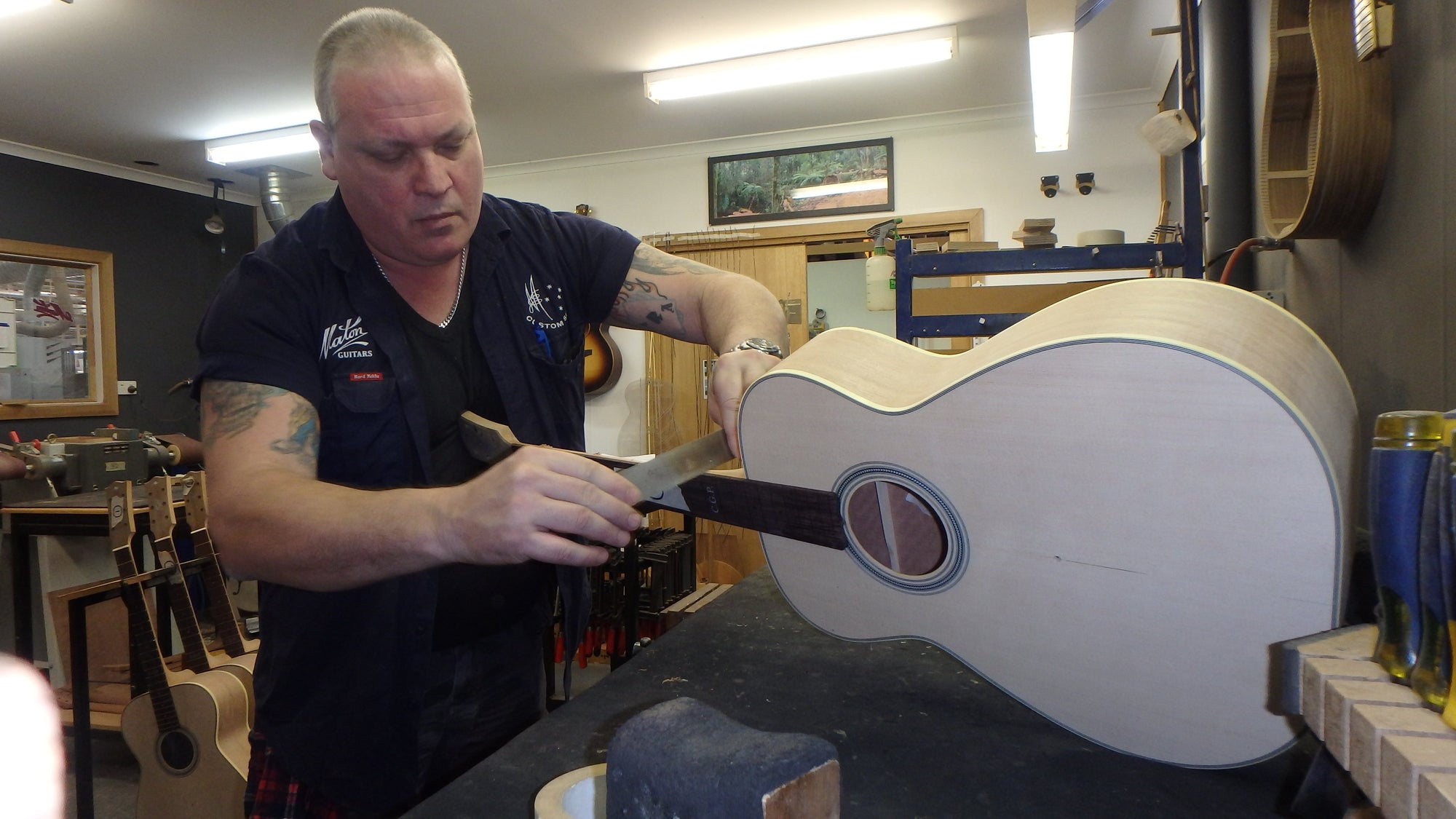 Maton T.E Personal Guitar Sitka Spruce and AAA"Bees Wings" Queensland Maple ID-10694 - Artisan Guitars
