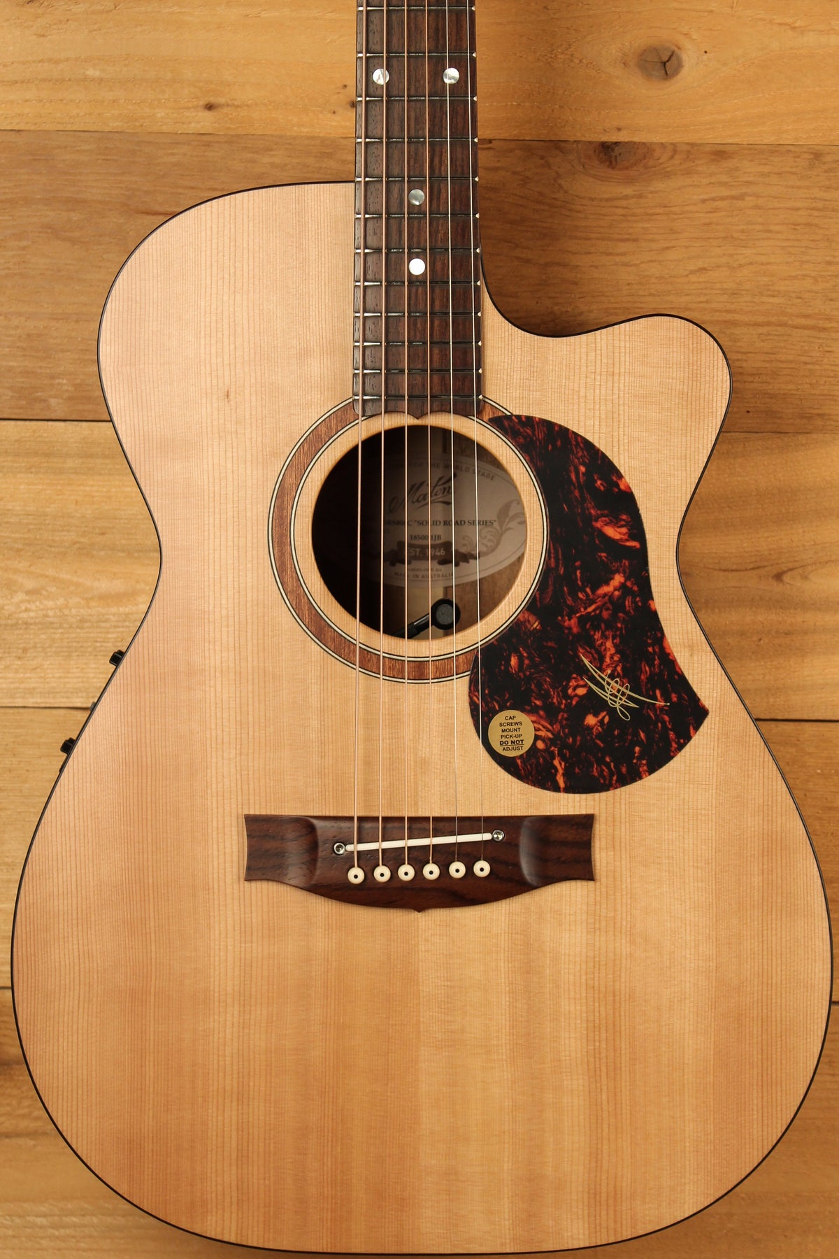 Maton SRS808C Guitar Western Red Cedar and Solid Blackwood w/ Cutaway ID-13311 - Artisan Guitars