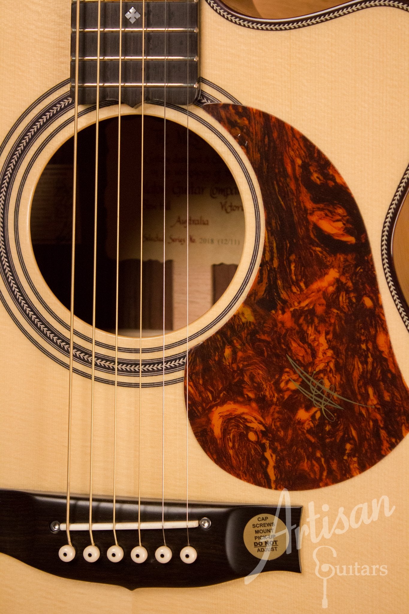 Maton EM 100C 808 Messiah Series Guitar with Sitka and Indian Rosewood Cutaway AP5 Pro ID-10827 - Artisan Guitars