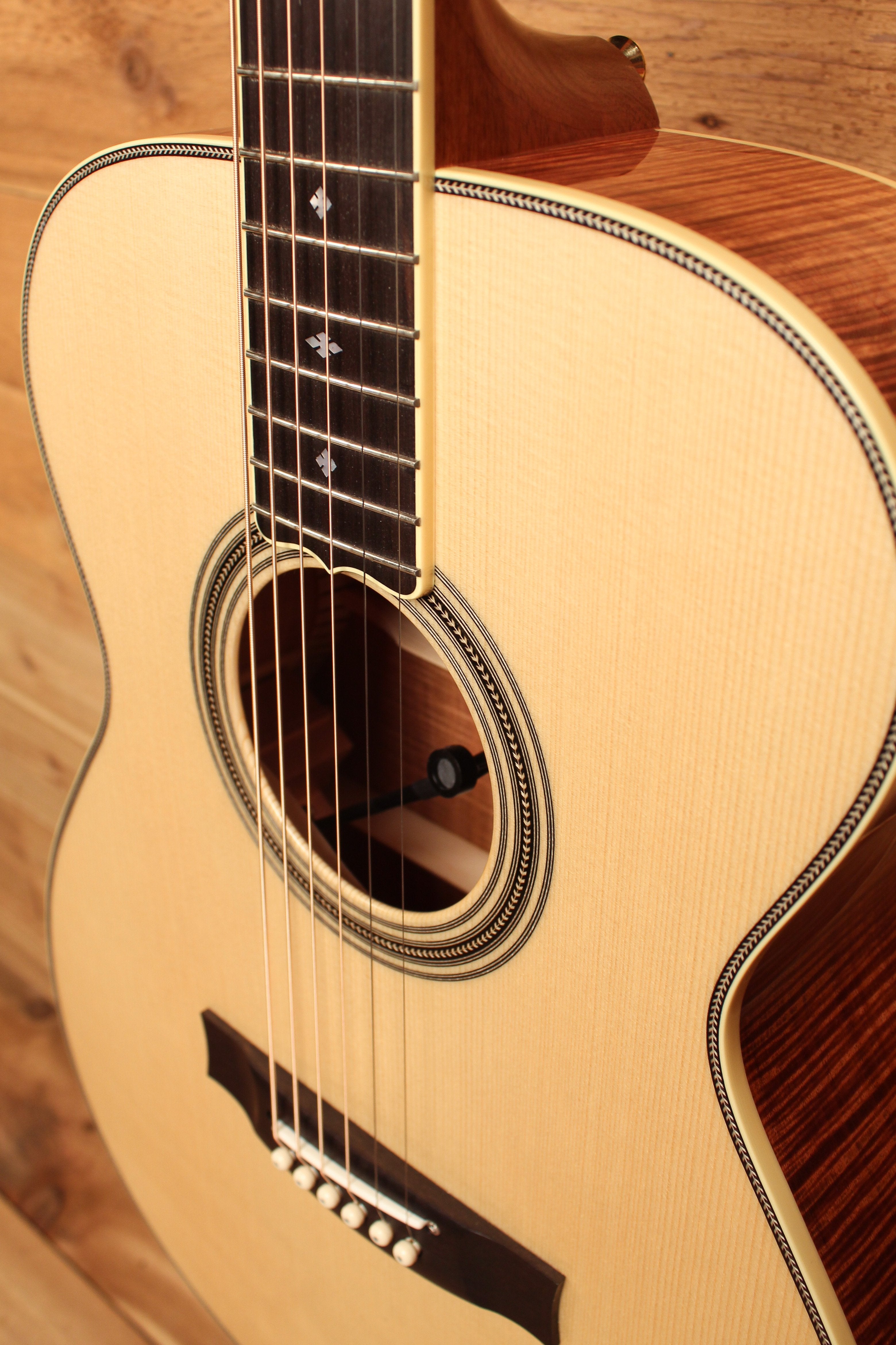Maton Custom Shop Classic Blackwood Special Guitar with European Spruce & Figured Blackwood ID-13090 - Artisan Guitars