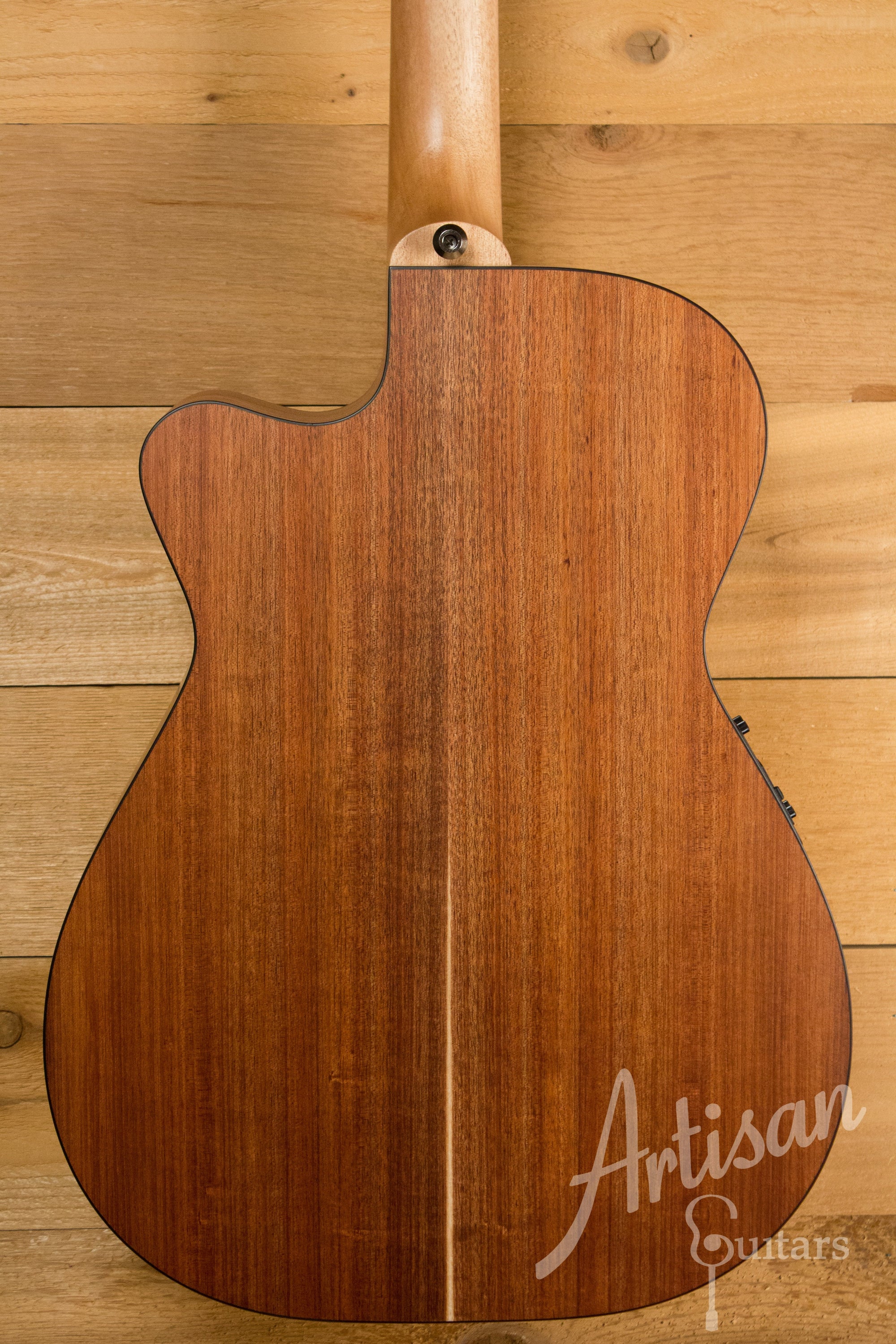 Maton SRS808C Guitar Western Red Cedar and Solid Blackwood Cutaway ID-11207 - Artisan Guitars