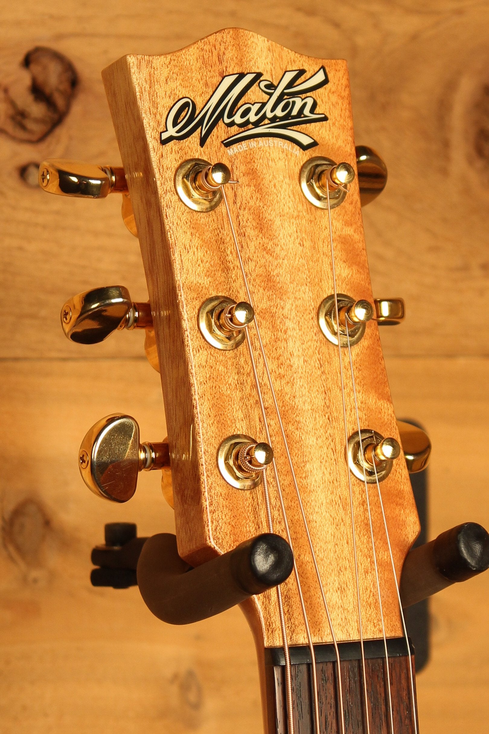 Maton EST60C "Stage" w/ Sitka & Queensland Walnut Pre-Owned 2011 ID-13271 - Artisan Guitars