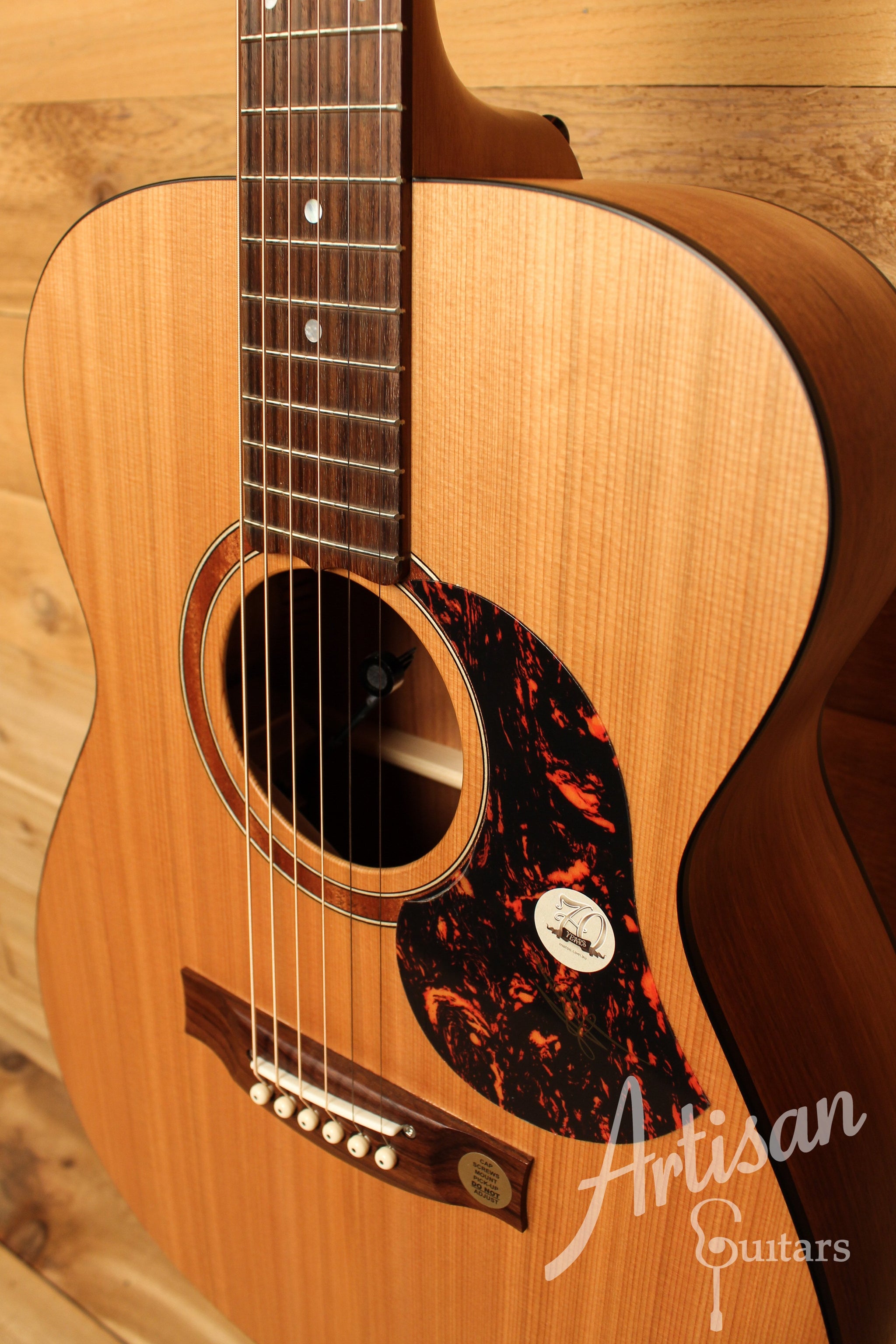 Maton SRS808 Guitar Western Red Cedar and Solid Blackwood ID-12689 - Artisan Guitars