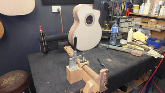 Maton Custom Shop Jumbo Guitar Cutaway with Sitka Spruce and Fiddleback Blackwood ID-11065 - Artisan Guitars