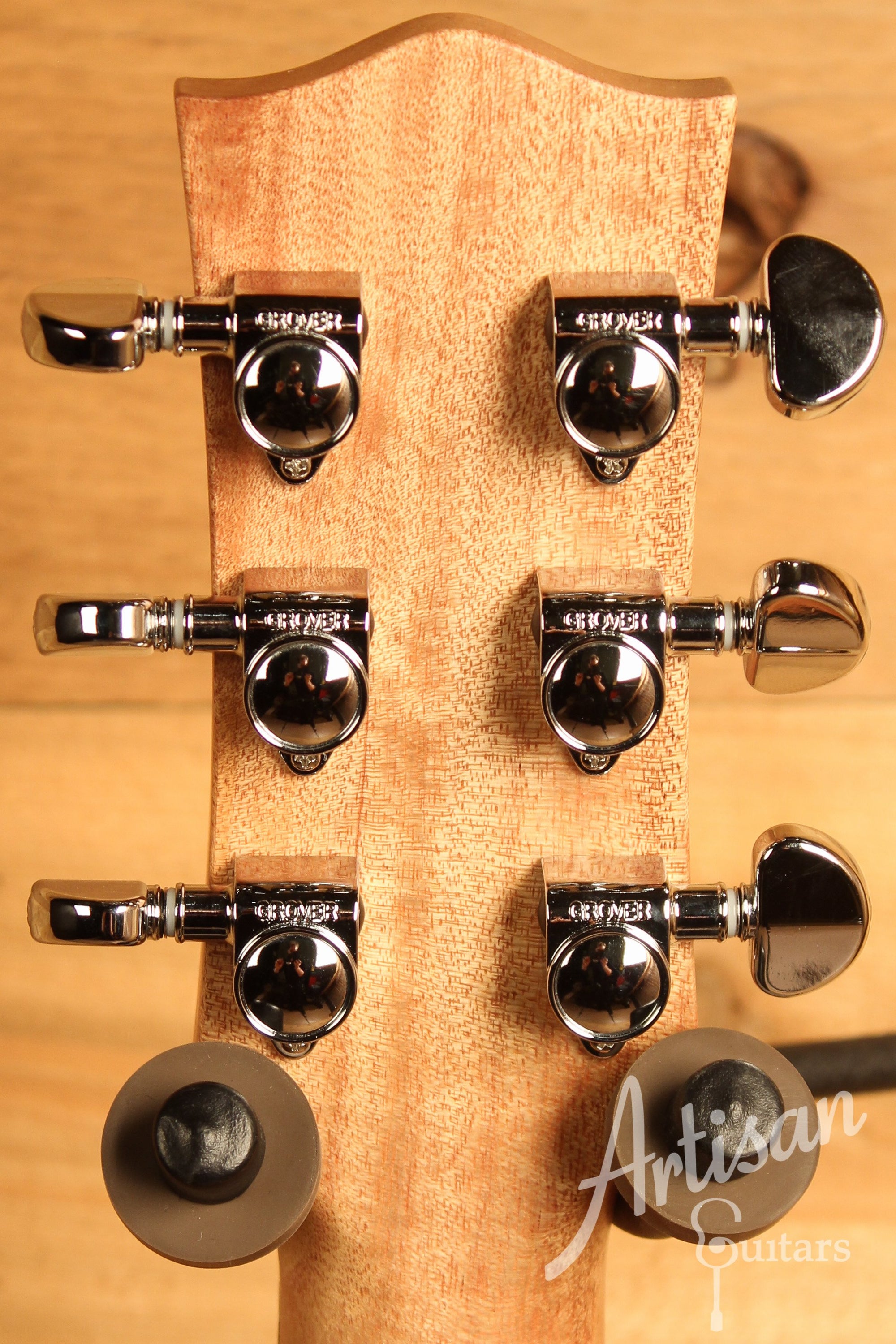 Maton SRS808C Guitar Western Red Cedar and Solid Blackwood w/ Cutaway ID-12987 - Artisan Guitars