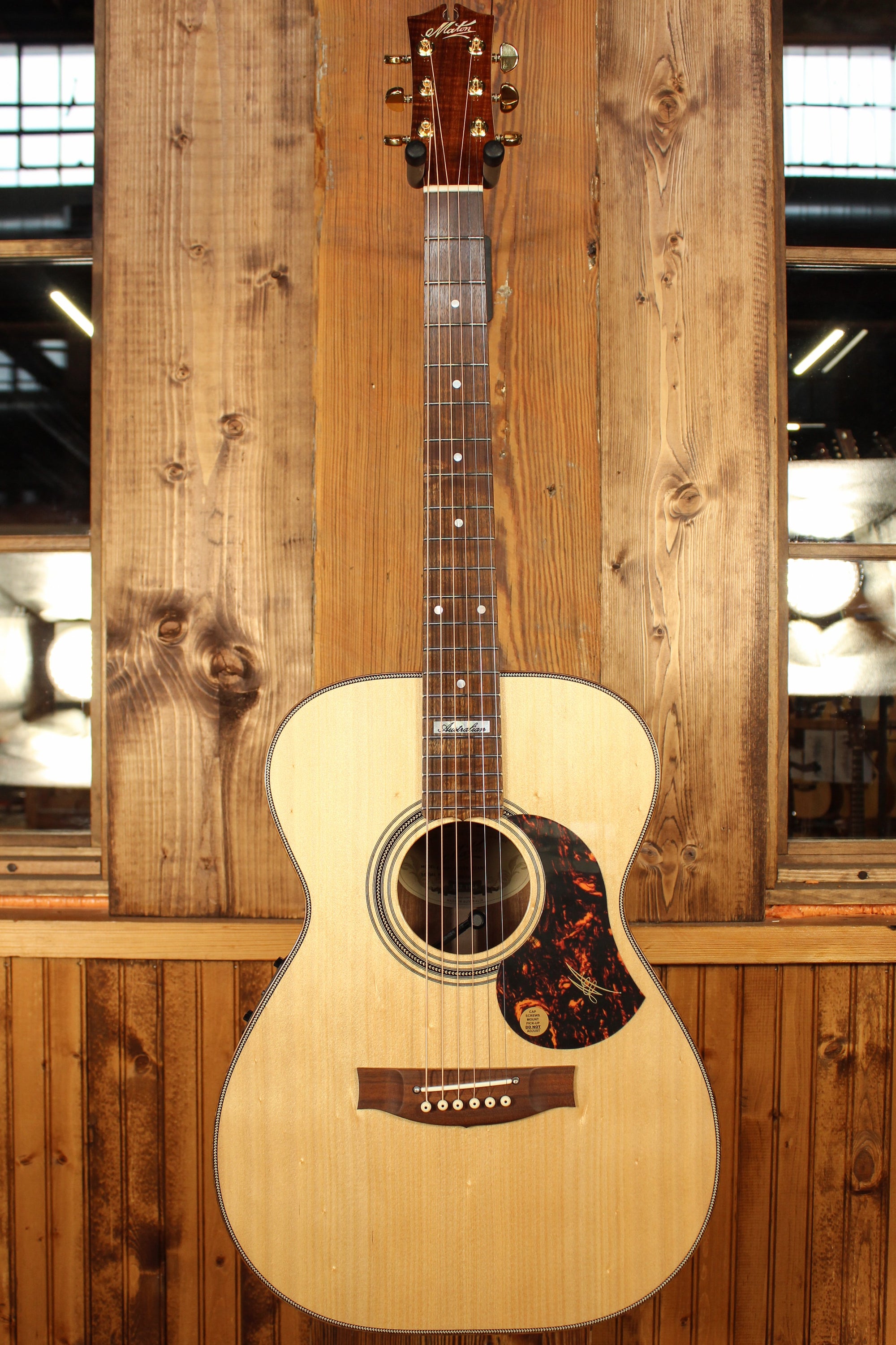 Maton EA808 Australian Series Guitar Bunya and Australian Blackwood ID-13792 - Artisan Guitars