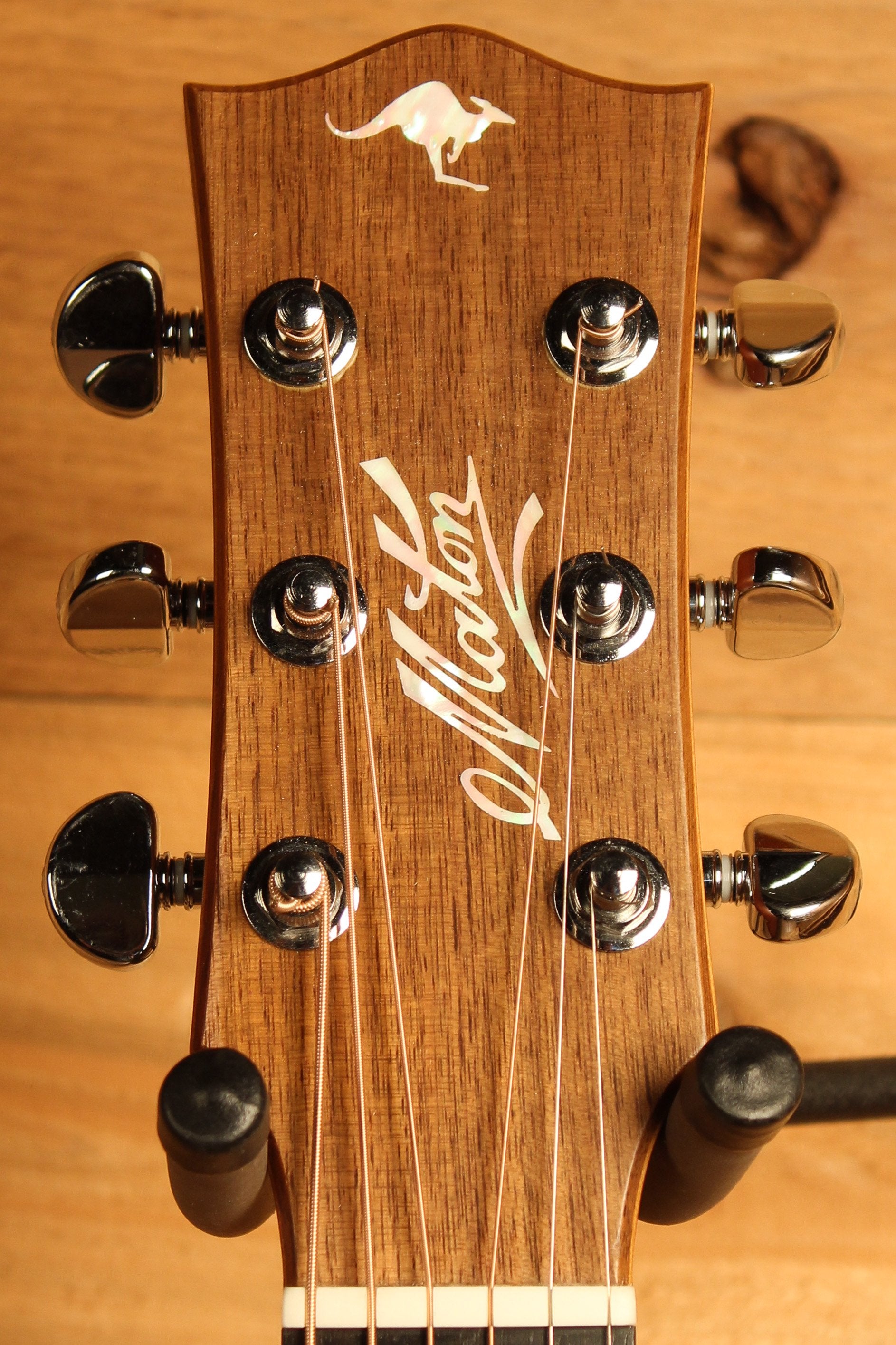 Maton EBG 808 TE Tommy Emmanuel Signature Guitar ID-13322 - Artisan Guitars