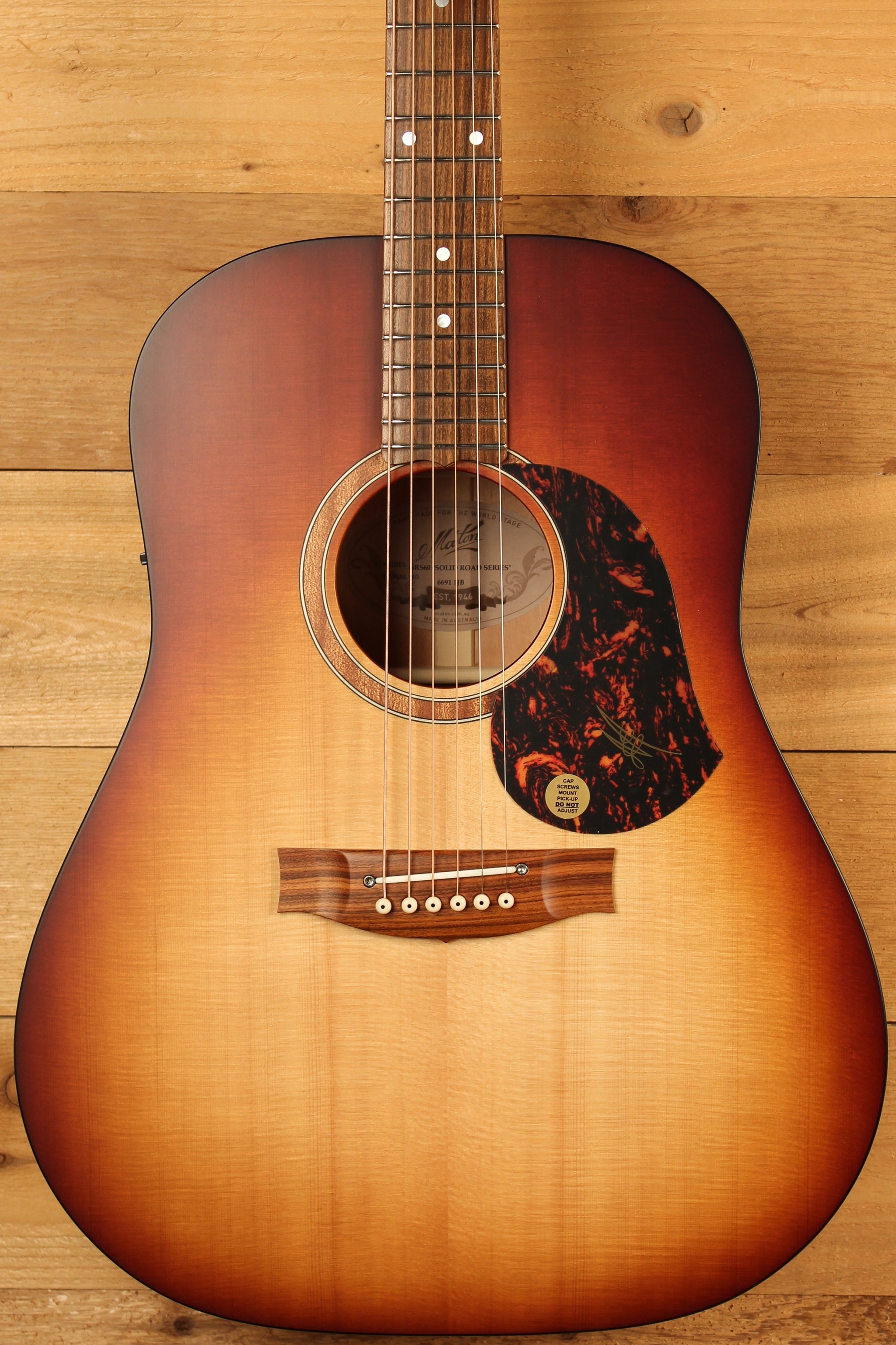 Maton SRS 60 Solid Road Series w/ Sitka & Queensland Maple ID-13456 - Artisan Guitars