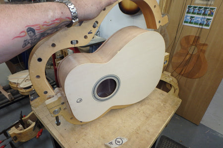 Maton T.E Personal Guitar Sitka Spruce and AAA"Bees Wings" Queensland Maple ID-10694 - Artisan Guitars