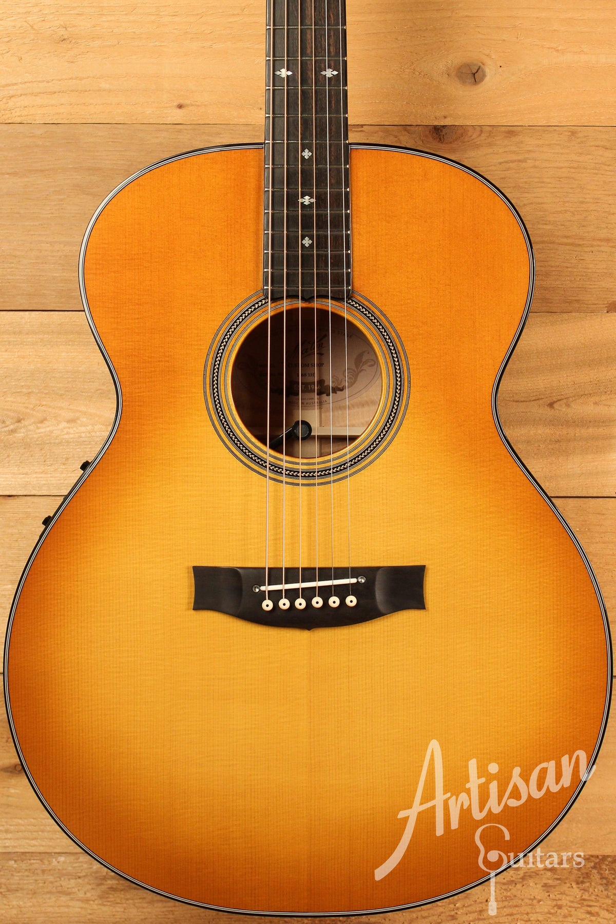 Maton Custom Shop Jumbo w/ European Spruce & Hard Rock Maple w/ Ice Tea Finish  ID-12822 - Artisan Guitars