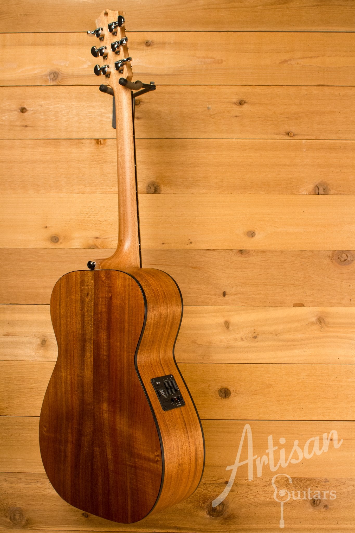 Maton EBG808 Sitka Spruce and Blackwood ID-10828 - Artisan Guitars
