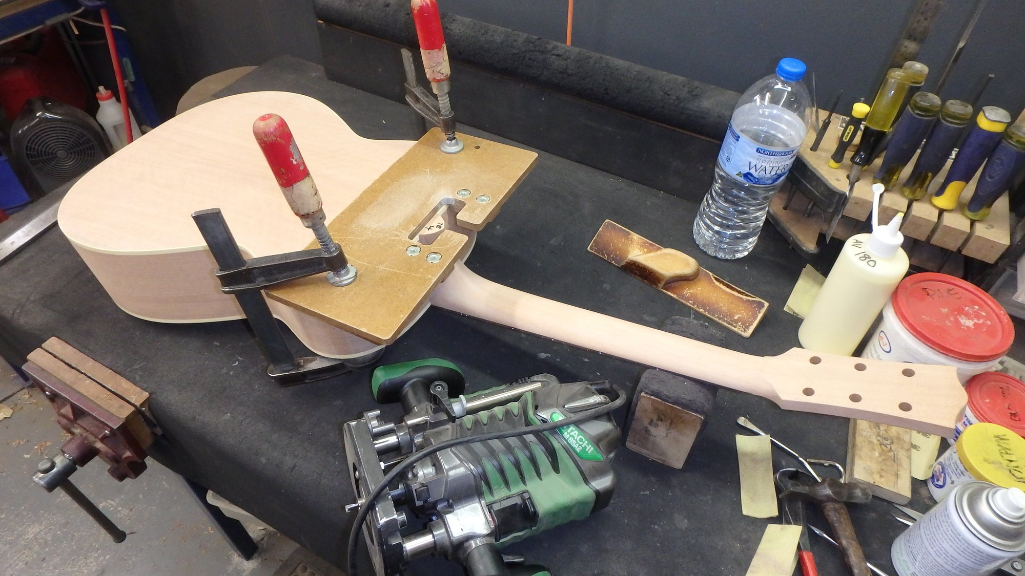 Maton T.E Personal Guitar Sitka Spruce and AAA"Bees Wings" Queensland Maple ID-10694 - Artisan Guitars
