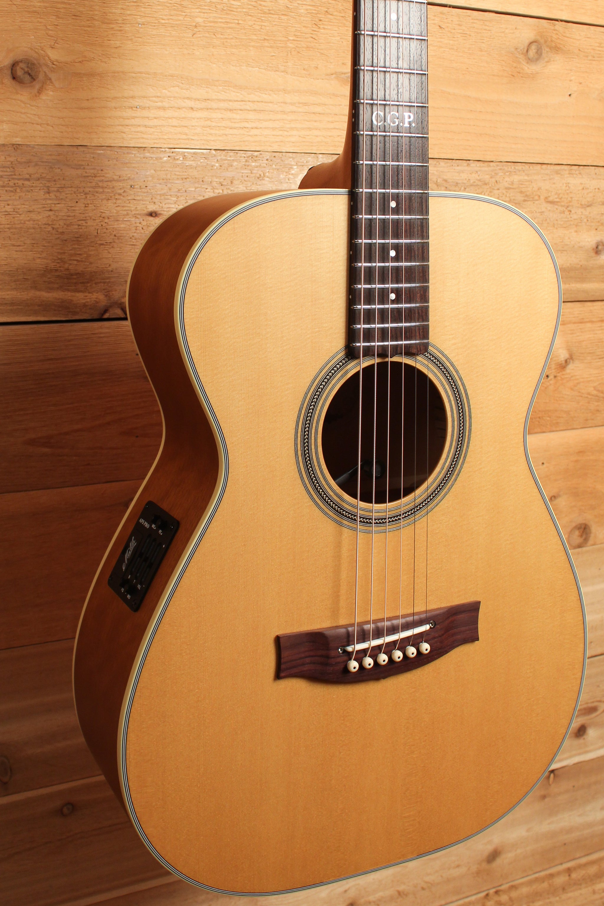 Maton Custom Shop T.E Personal Guitar Sitka Spruce & Queensland Maple ID-13080 - Artisan Guitars