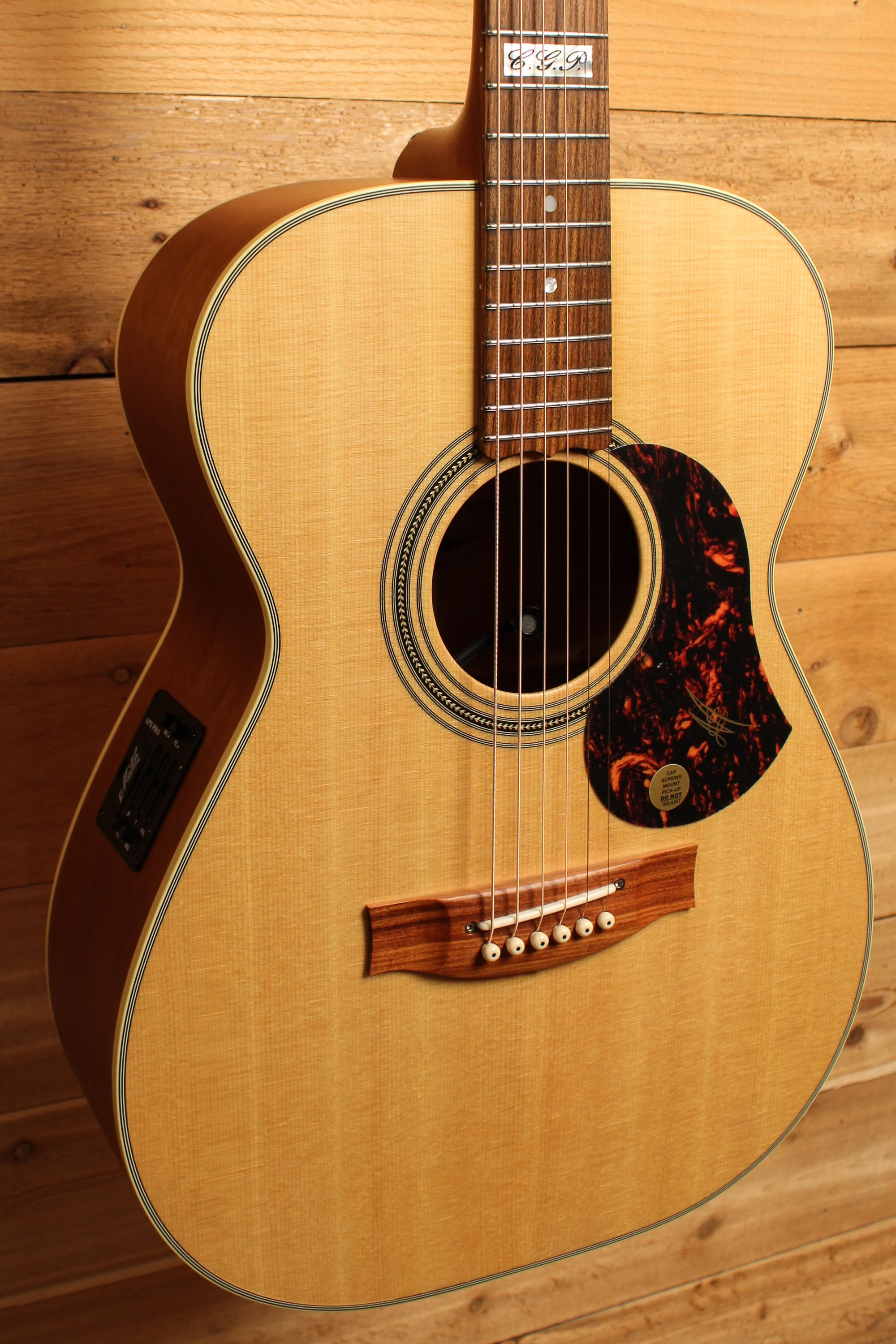 Maton EBG 808 TE Tommy Emmanuel Signature Guitar  ID-13367 - Artisan Guitars