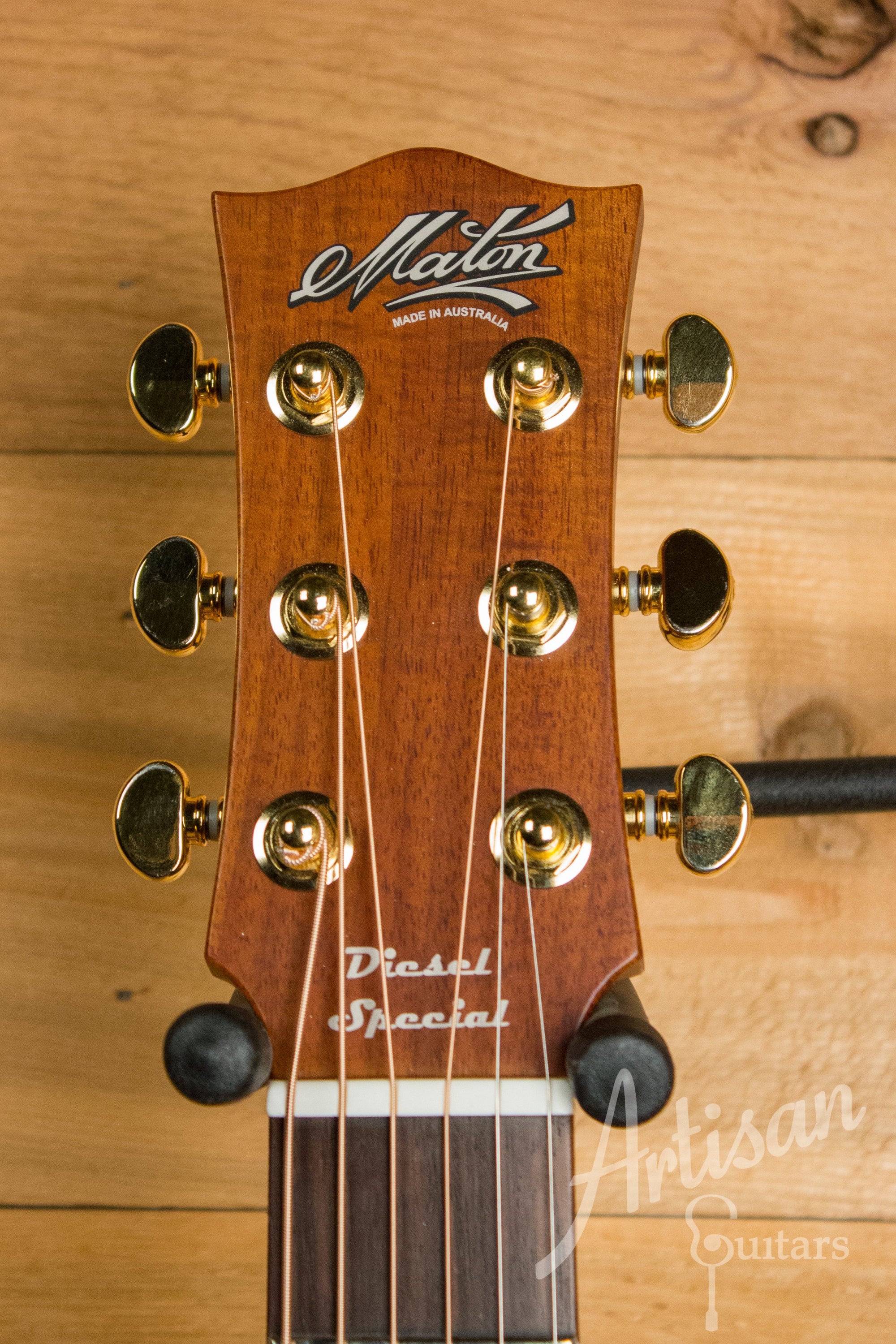 Maton EMD6 Mini Maton Diesel Sitka with Blackwood and Vintage Amber Sunburst ID-10122 - Artisan Guitars