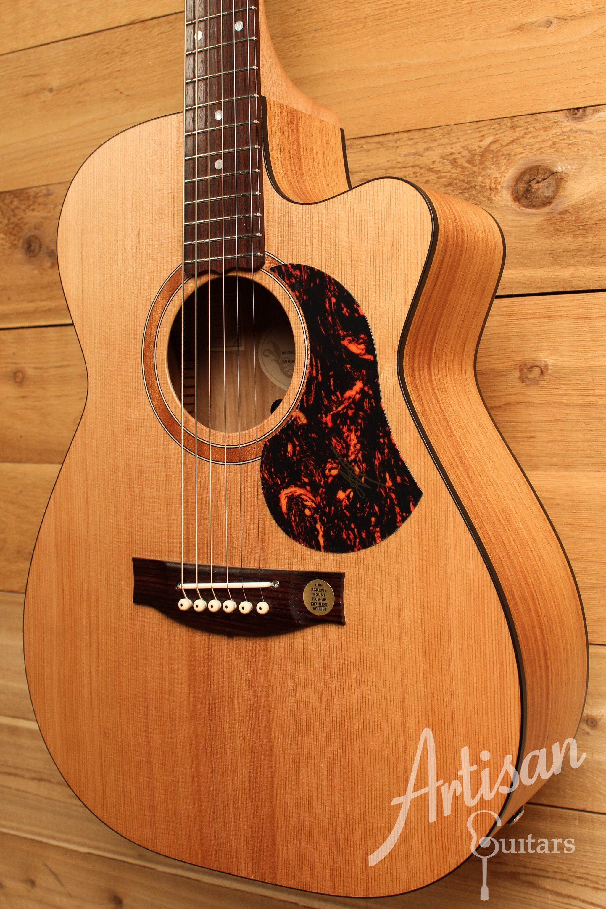 Maton SRS808C Guitar Western Red Cedar and Solid Blackwood w/ Cutaway ID-12774 - Artisan Guitars