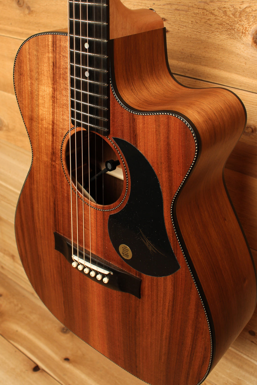 Maton EBW808 Cutaway Guitar w/ Blackwood Top, Back & Sides w/ AP5 Pro Pickup System ID-13461 - Artisan Guitars