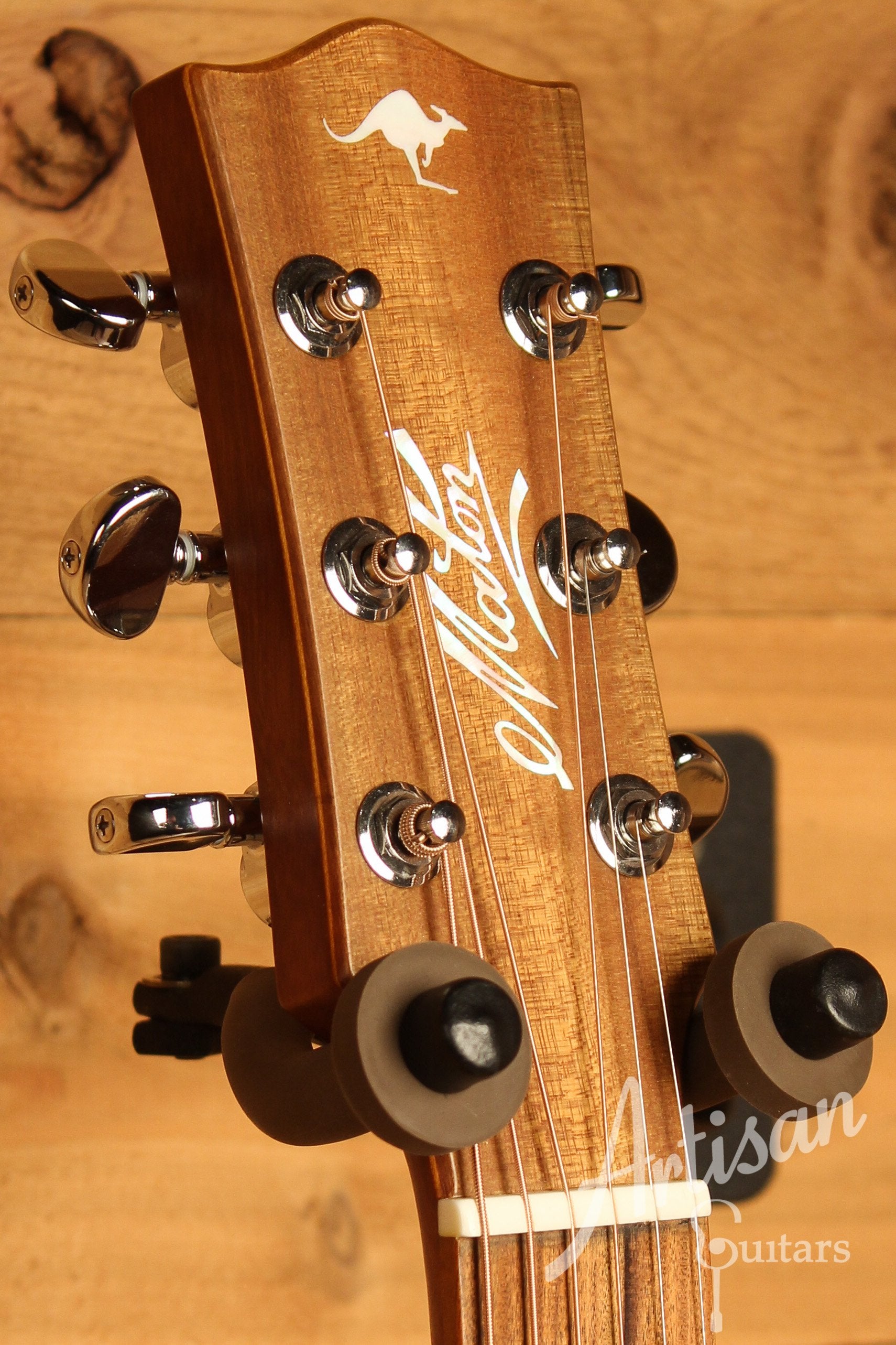 Maton EBG 808 TE Tommy Emmanuel Signature Guitar ID-12904 - Artisan Guitars