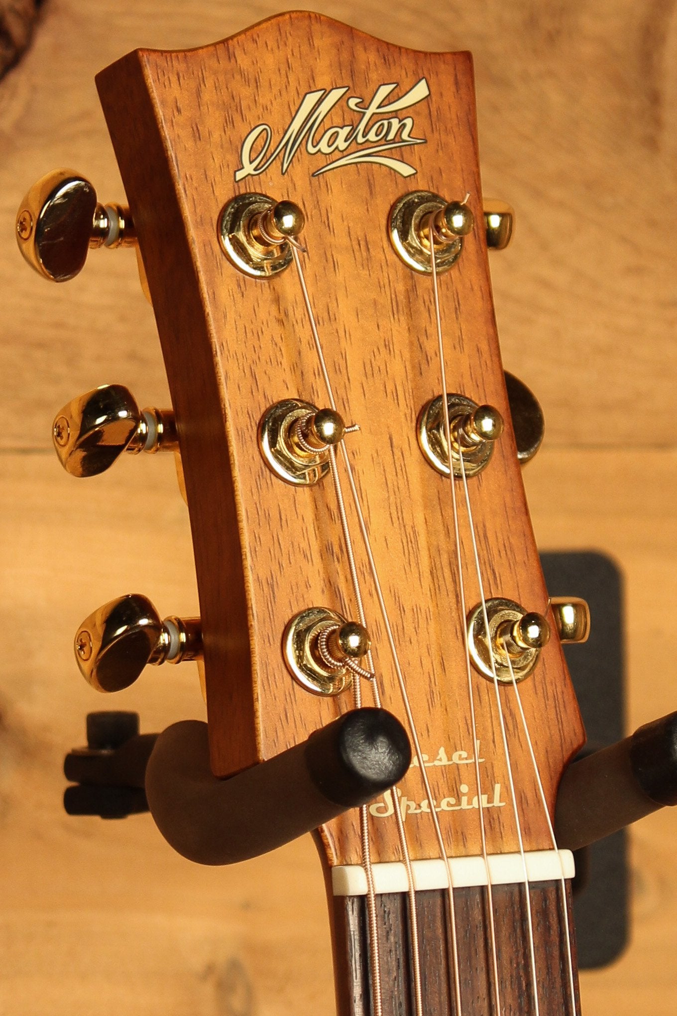 Maton EMD6 Mini Maton Diesel Sitka with Blackwood and Vintage Amber Sunburst ID-13333 - Artisan Guitars
