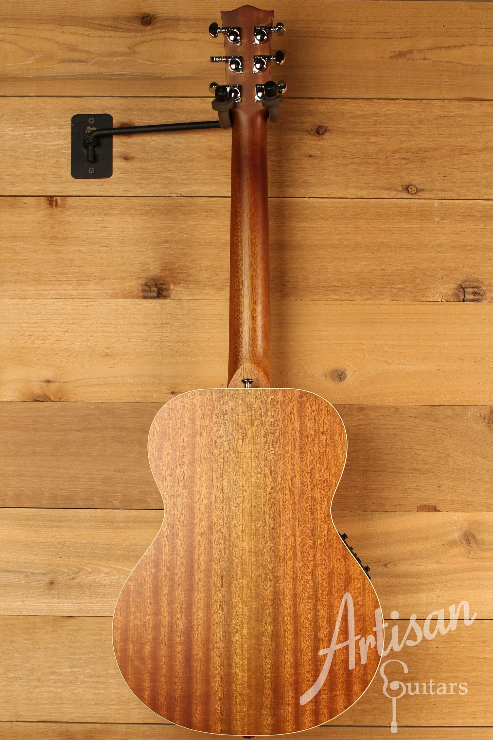 Maton EMTE Tommy Emmanuel Signature Mini Guitar Sitka Spuce & Queensland Maple ID-13019 - Artisan Guitars