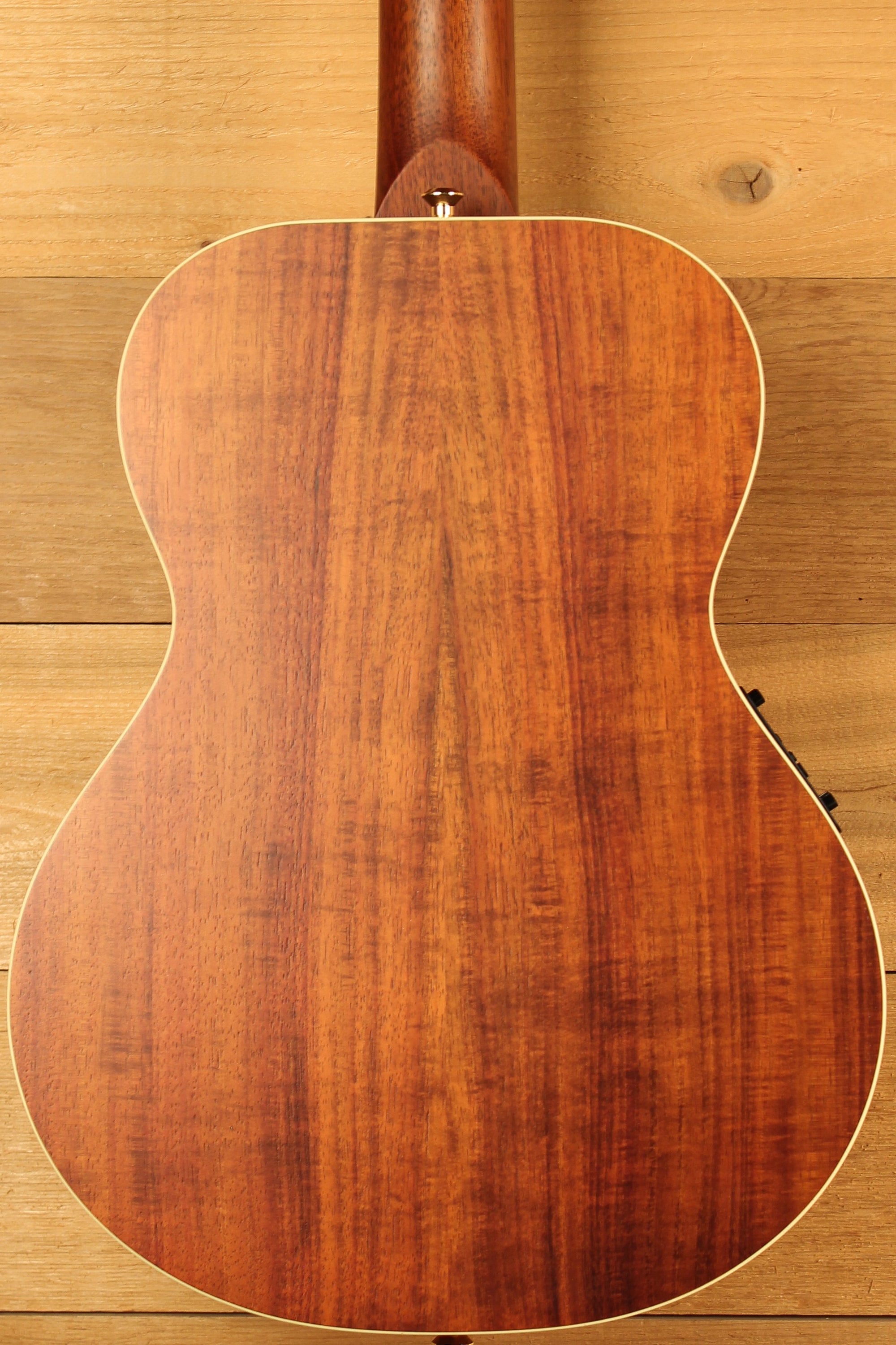 Maton EMD6 Mini Maton Diesel Sitka with Blackwood and Vintage Amber Sunburst ID-13537 - Artisan Guitars
