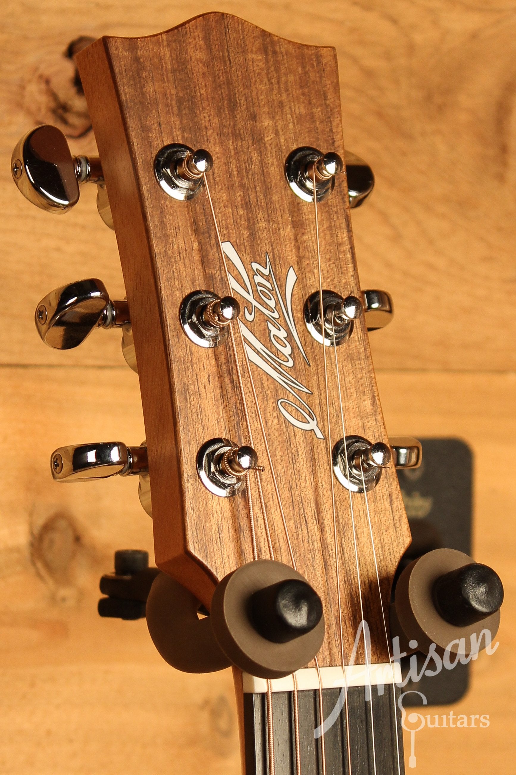 Maton EBW70C Blackwood Dreadnought w/ AP5 Pro ID-12772 - Artisan Guitars