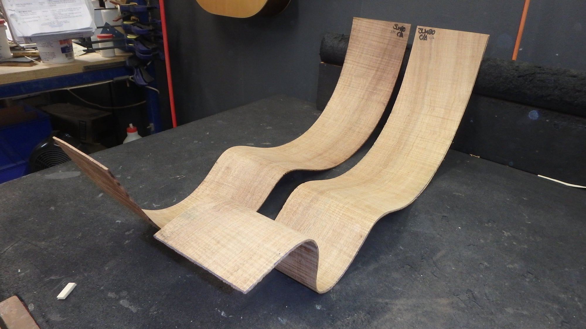Maton Custom Shop Jumbo Guitar Cutaway with Sitka Spruce and Fiddleback Blackwood ID-11065 - Artisan Guitars