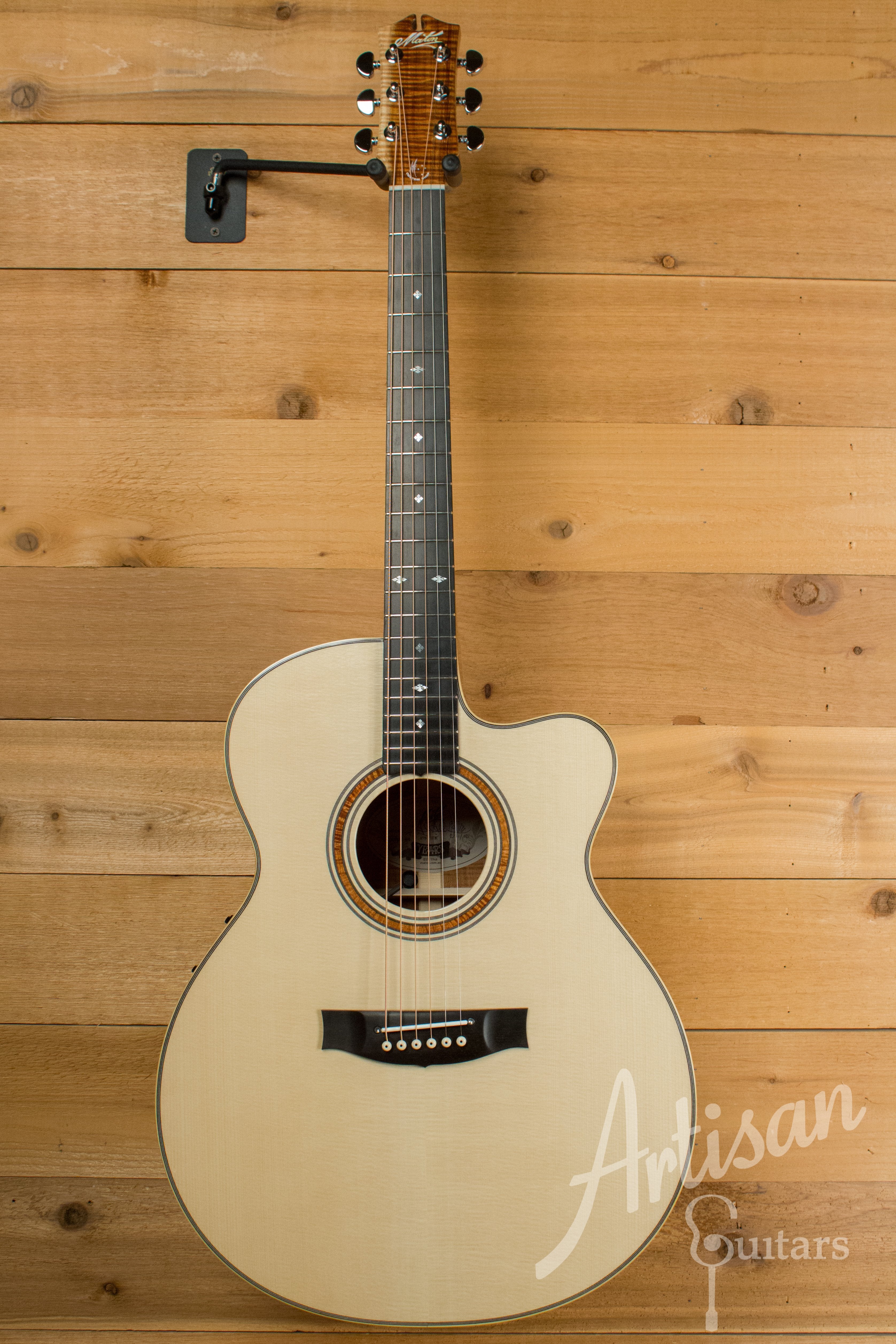 Maton Custom Shop Jumbo Guitar Cutaway with Sitka Spruce and Fiddleback Blackwood ID-11065 - Artisan Guitars