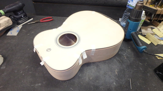 Maton T.E Personal Guitar Sitka Spruce and AAA"Bees Wings" Queensland Maple ID-11063 - Artisan Guitars