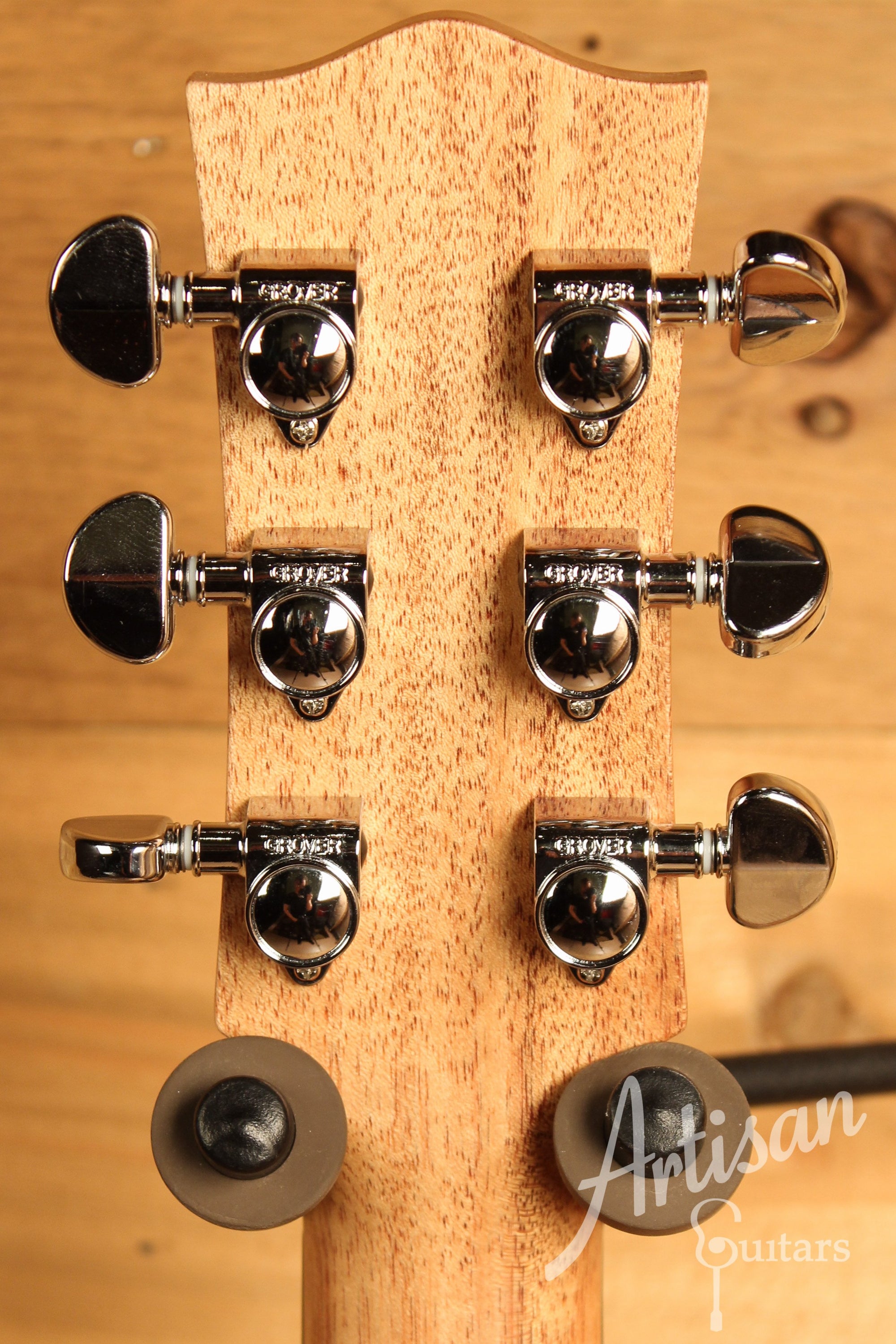 Maton SRS808 Guitar Western Red Cedar and Solid Blackwood ID-12690 - Artisan Guitars