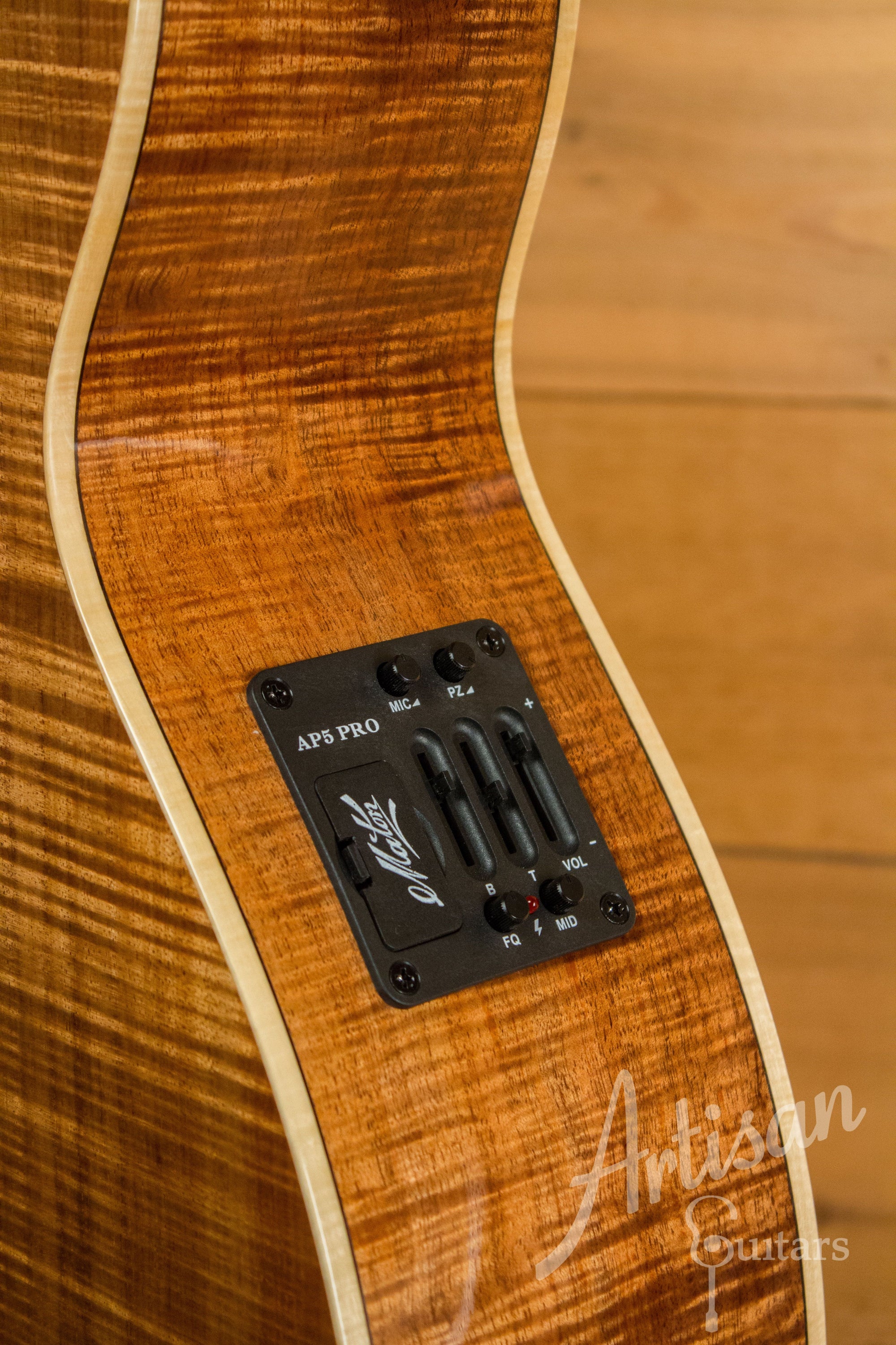 Maton Custom Shop Jumbo Guitar Cutaway with Sitka Spruce and Fiddleback Blackwood ID-11065 - Artisan Guitars