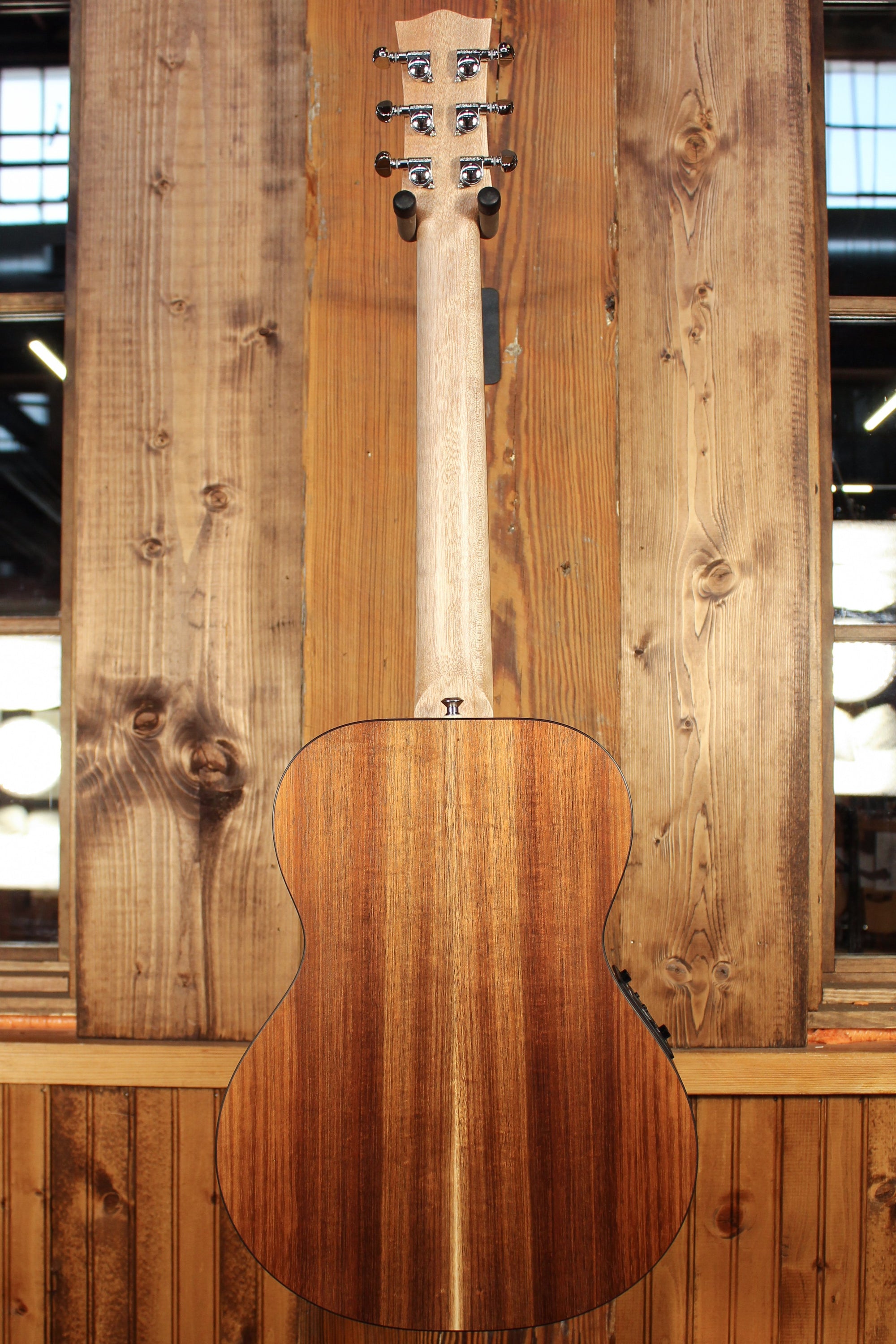 Maton EMBW6 Mini Guitar w/ Blackwood Top, Back & Sides and AP5 Pro Pickup System ID-13791 - Artisan Guitars