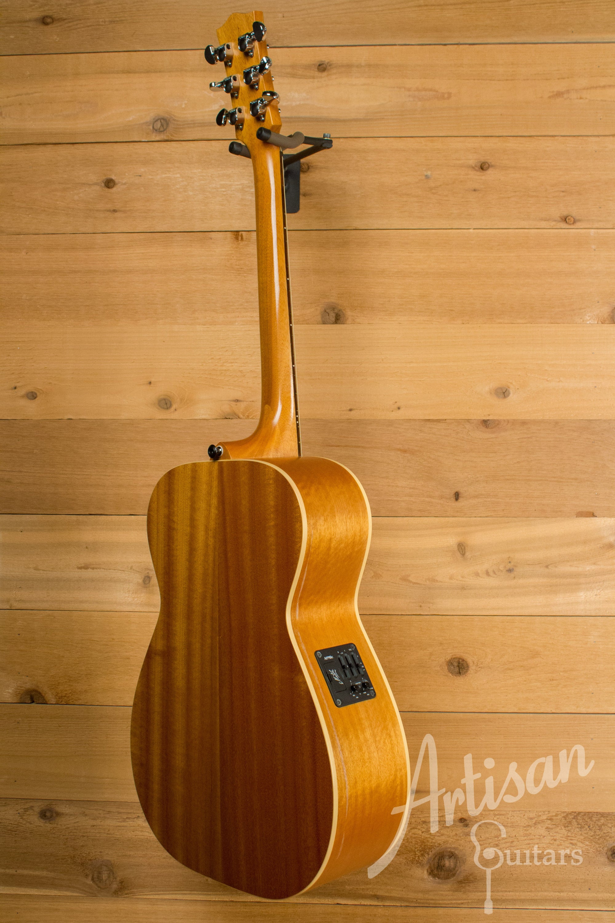 Maton EBG808TE Tommy Emmanuel Signature Sitka and Queensland Maple Pre-Owned 2011 ID-11130 - Artisan Guitars