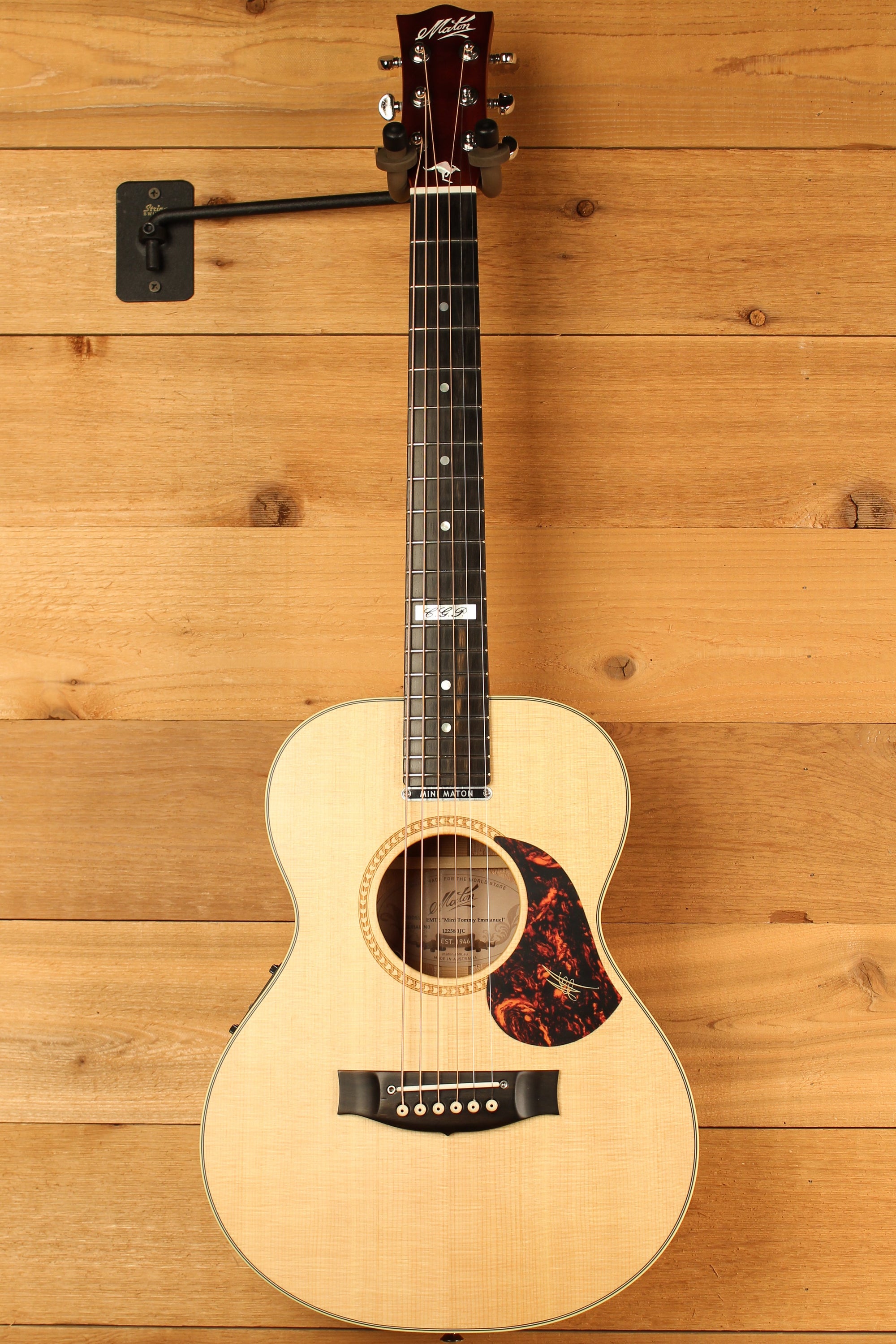 Maton EMTE Tommy Emmanuel Signature Mini Guitar Sitka Spuce & Queensland Maple ID-13464 - Artisan Guitars