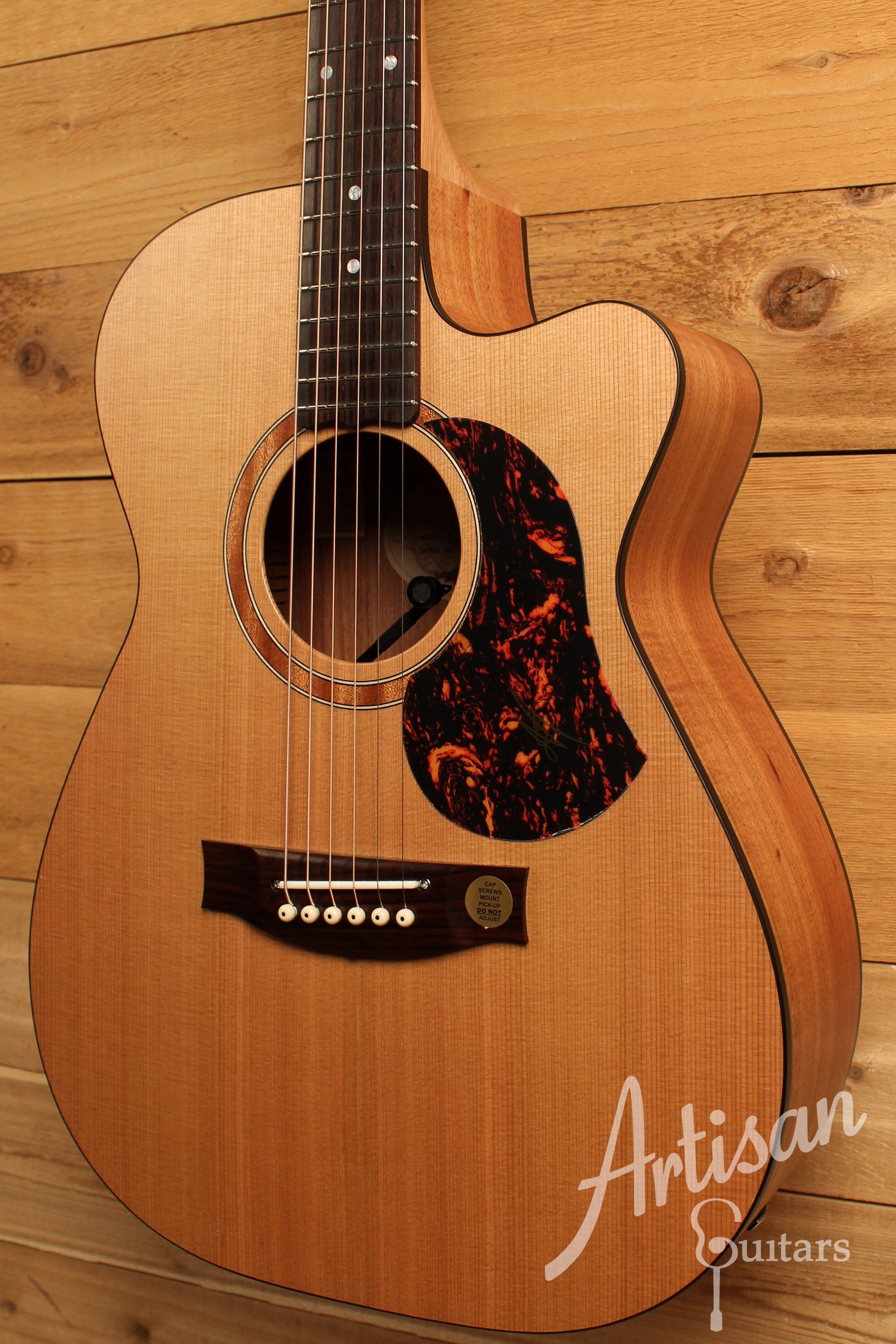 Maton SRS808C Guitar Western Red Cedar and Solid Blackwood w/ Cutaway ID-12987 - Artisan Guitars