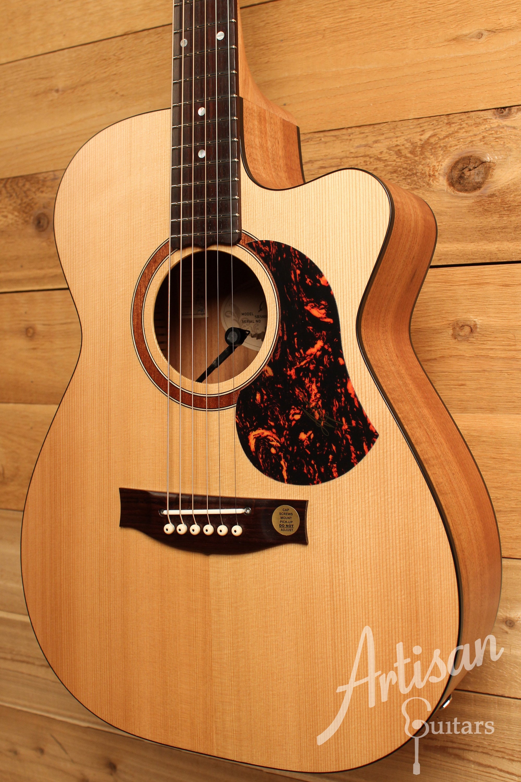 Maton SRS808C Guitar Western Red Cedar and Solid Blackwood w/ Cutaway ID-12812 - Artisan Guitars