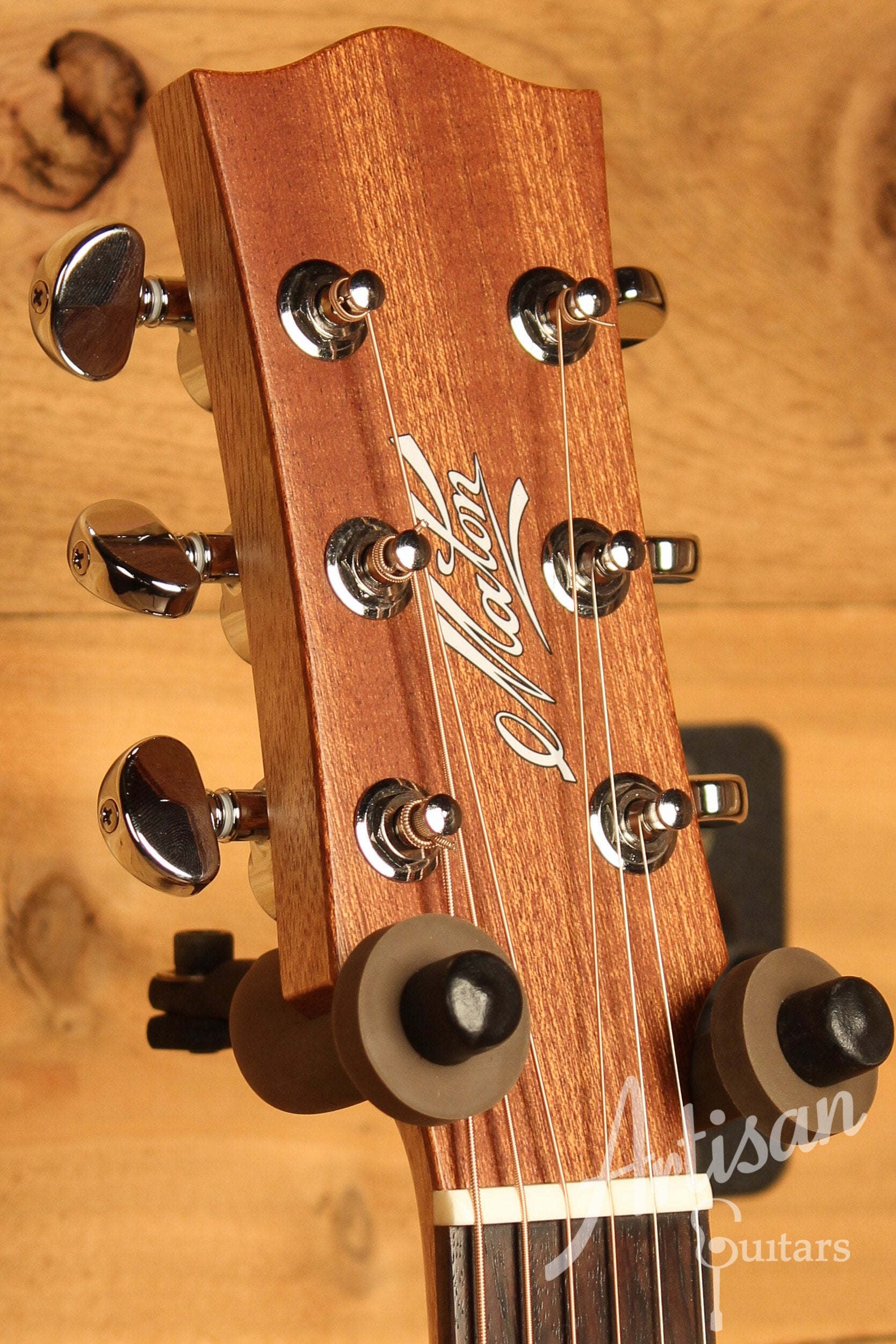 Maton SRS808C Guitar Western Red Cedar and Solid Blackwood w/ Cutaway ID-12987 - Artisan Guitars
